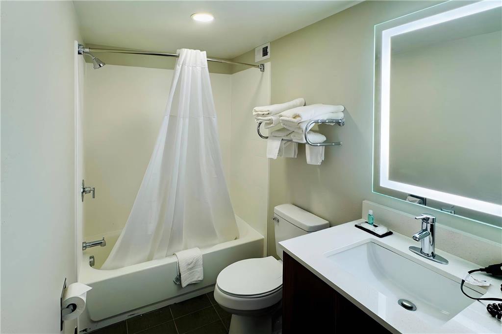 MAINSTAY SUITES CHAMBERSBURG EAST-guestroom-Guest Room,Bathroom,On-Site.jpg