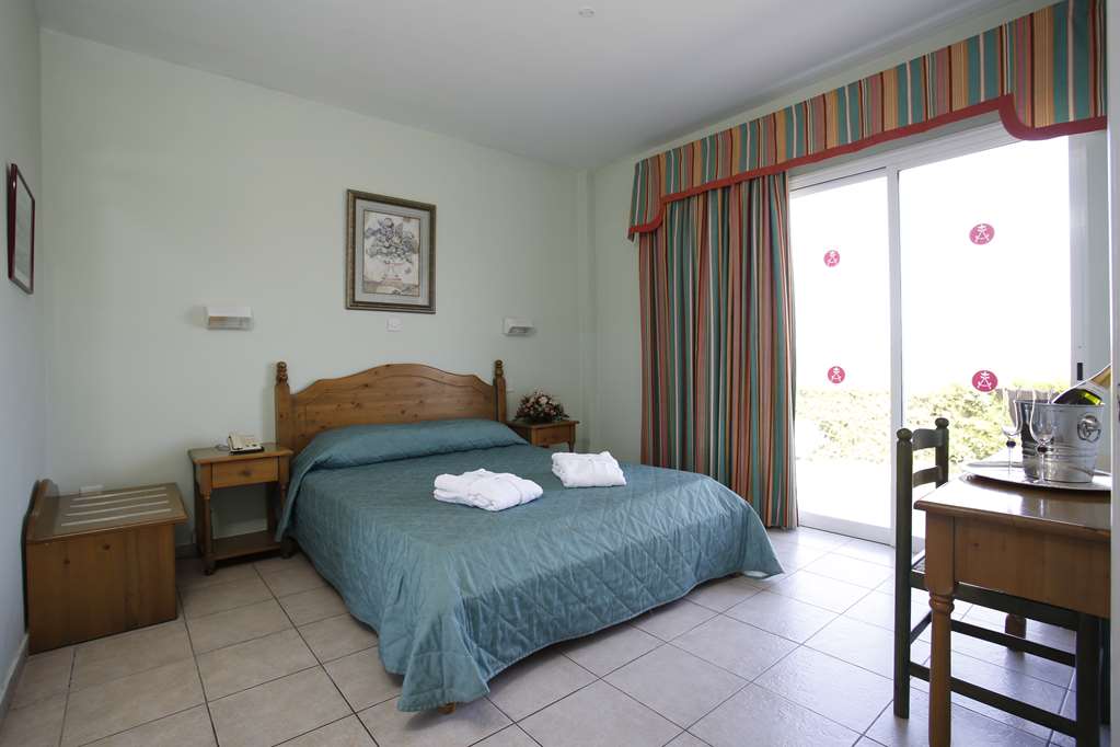 AKAMANTHEA HOLIDAY VILLAGE-guestroom-Guest Room,On-Site.jpg