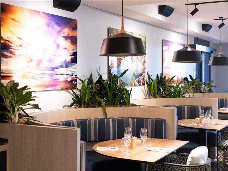 Dining,Dining Area,Restaurant,On-Site