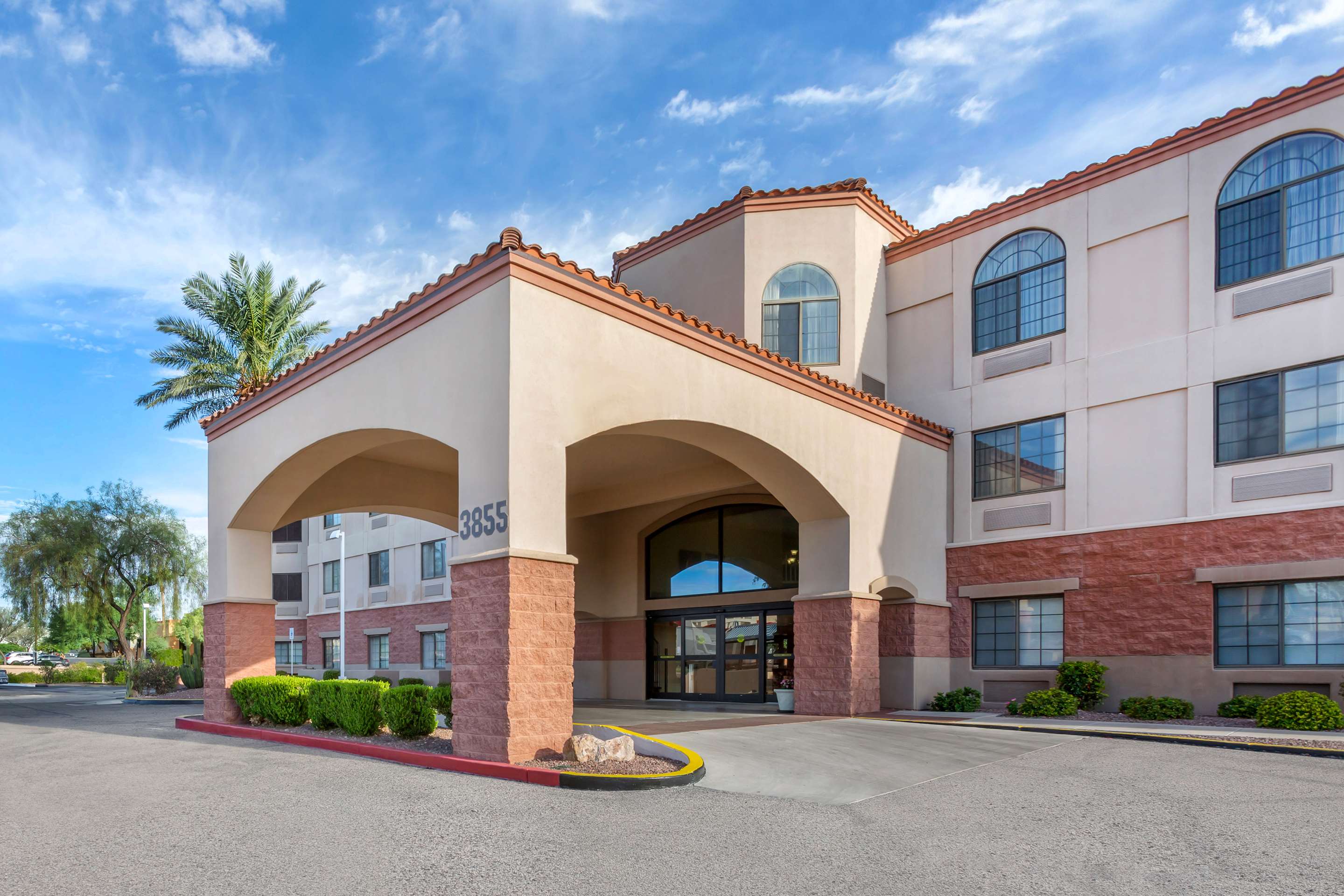 Exterior | Hilton Vacation Club Varsity Club Tucson
