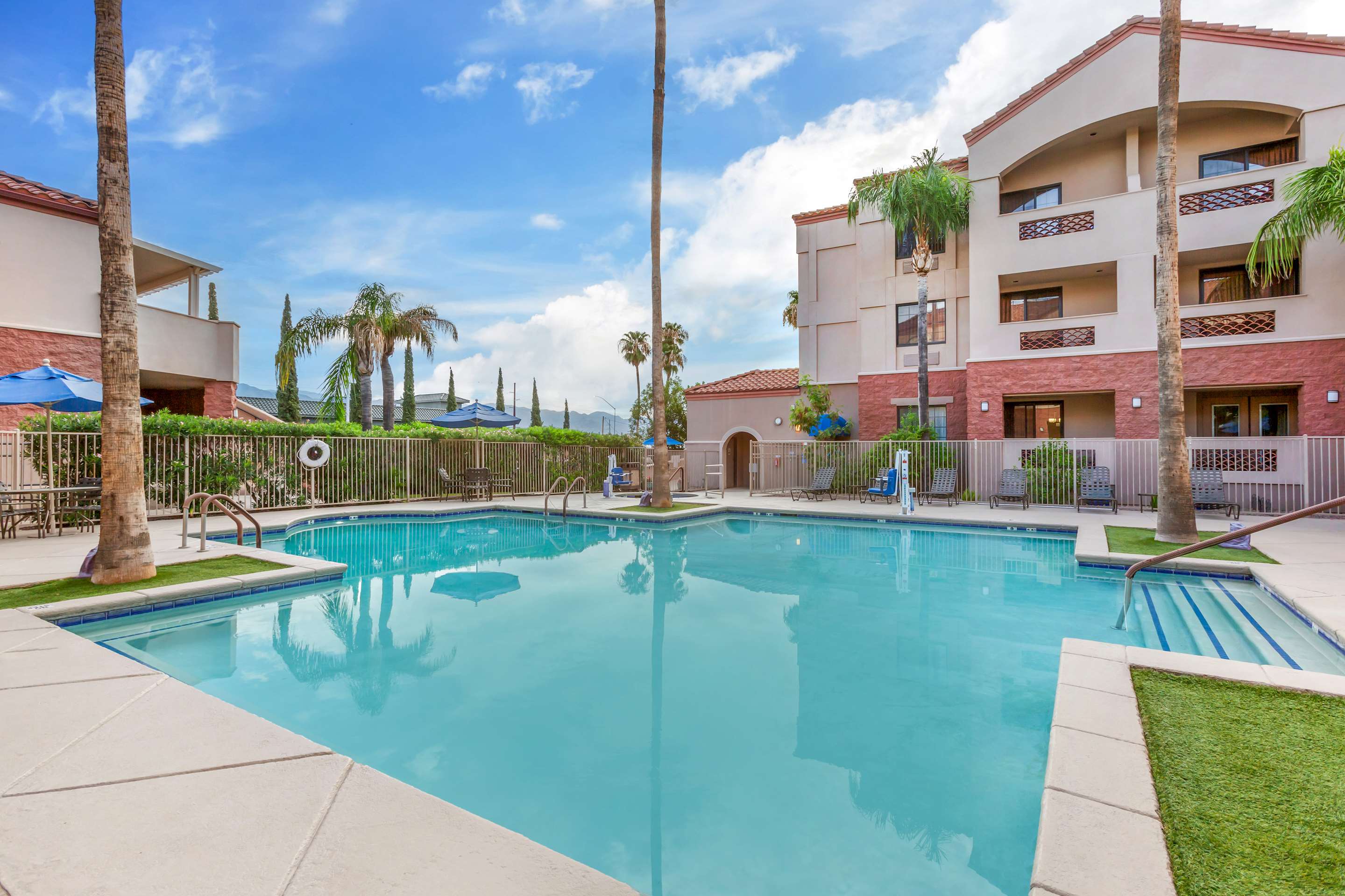 Pool | Hilton Vacation Club Varsity Club Tucson