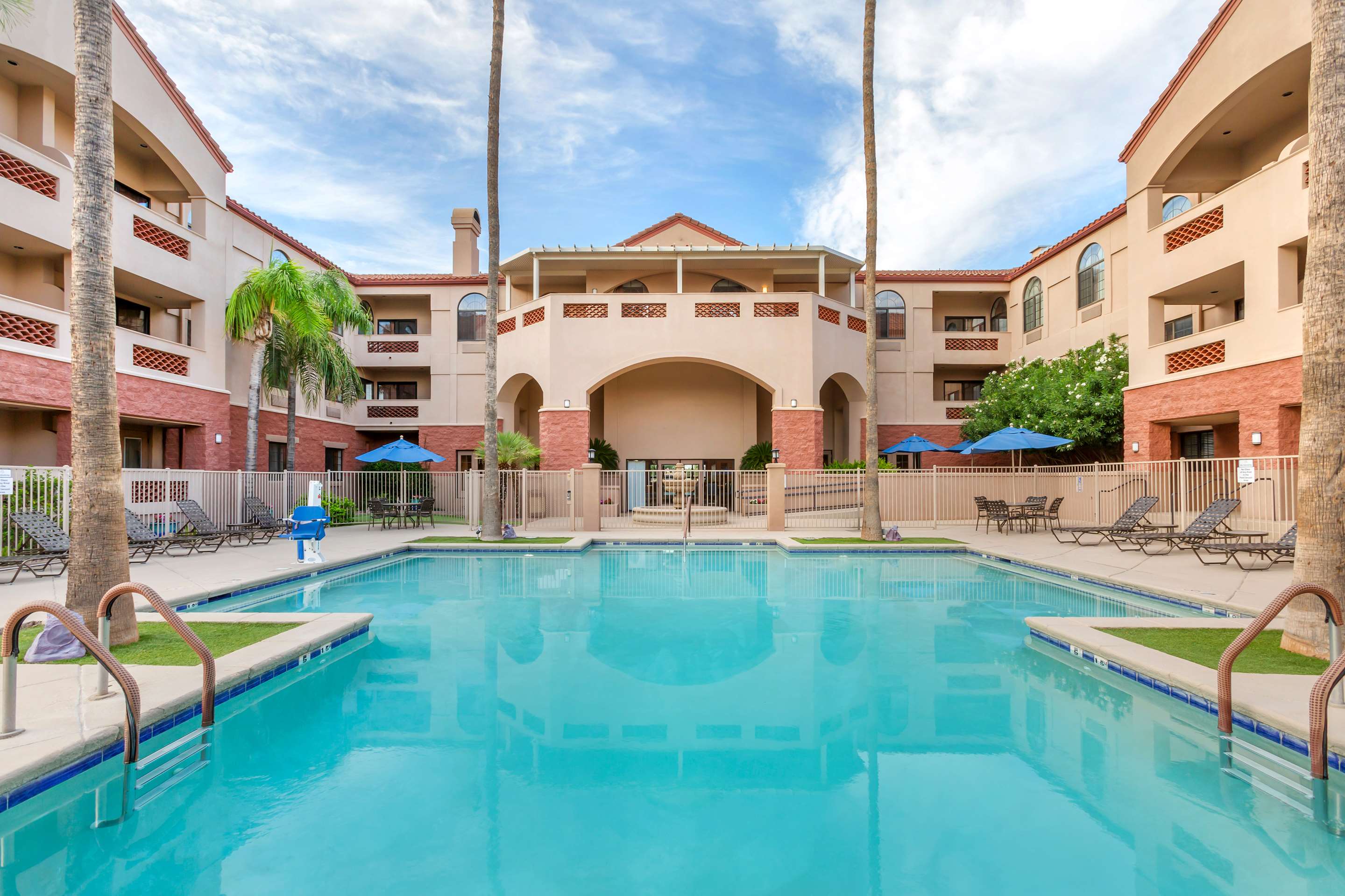 Pool | Hilton Vacation Club Varsity Club Tucson