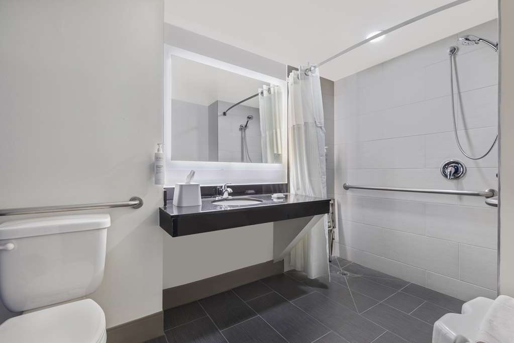 SPARK BY HILTON WINCHESTER-guestroom-Guest Room,Bathroom,On-Site.jpg
