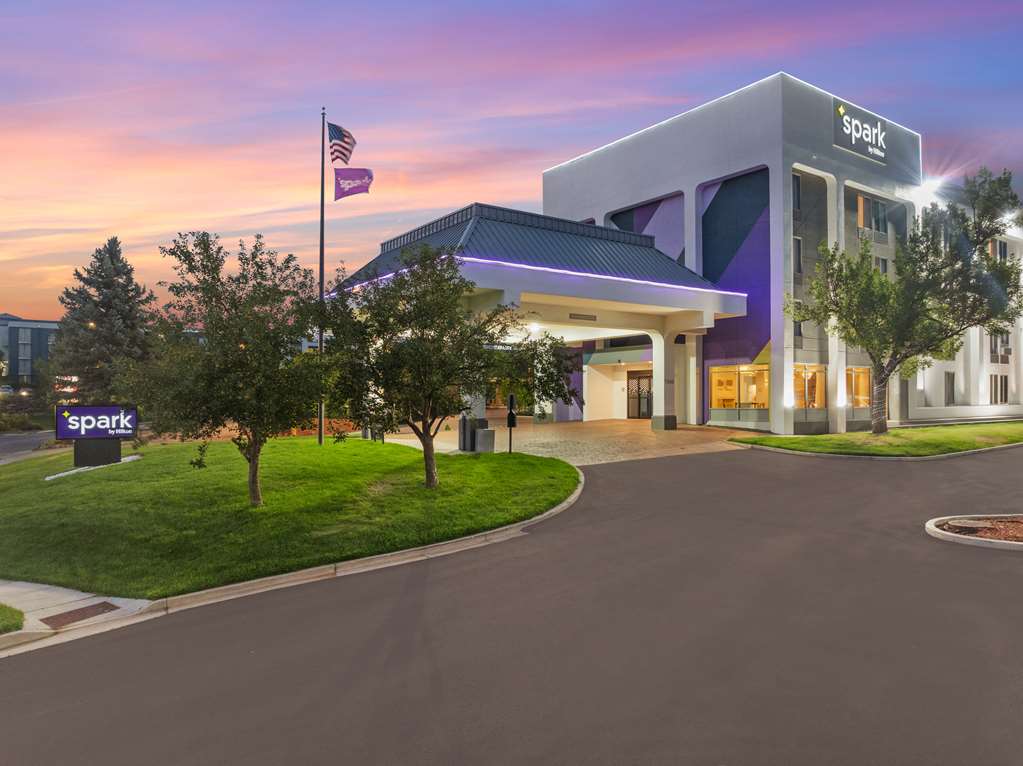 Spark by Hilton Colorado Springs Commerce Center Dr - Tap to explore photos