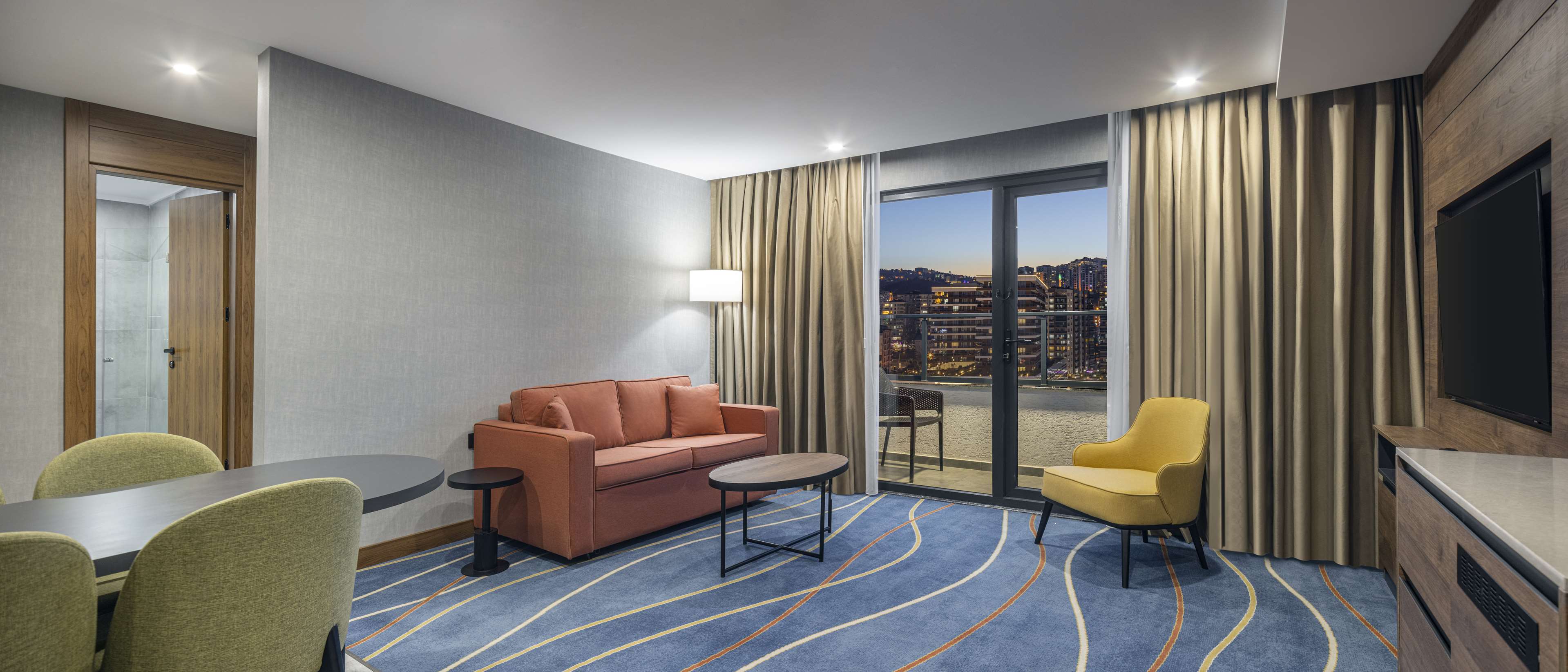 DoubleTree by Hilton Suites Trabzon Yomra Room Type - One-Bedroom King Suite with City View