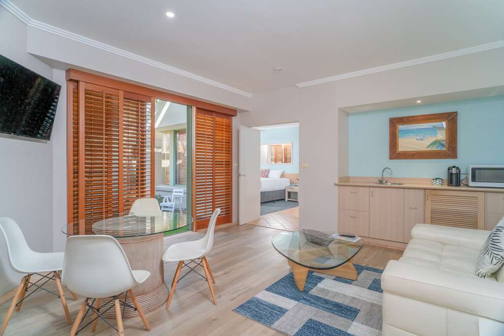 BALLINA BEACH RESORT-guestroom-Guest Room,Guest Room Amenity,Suite,On-Site.jpg