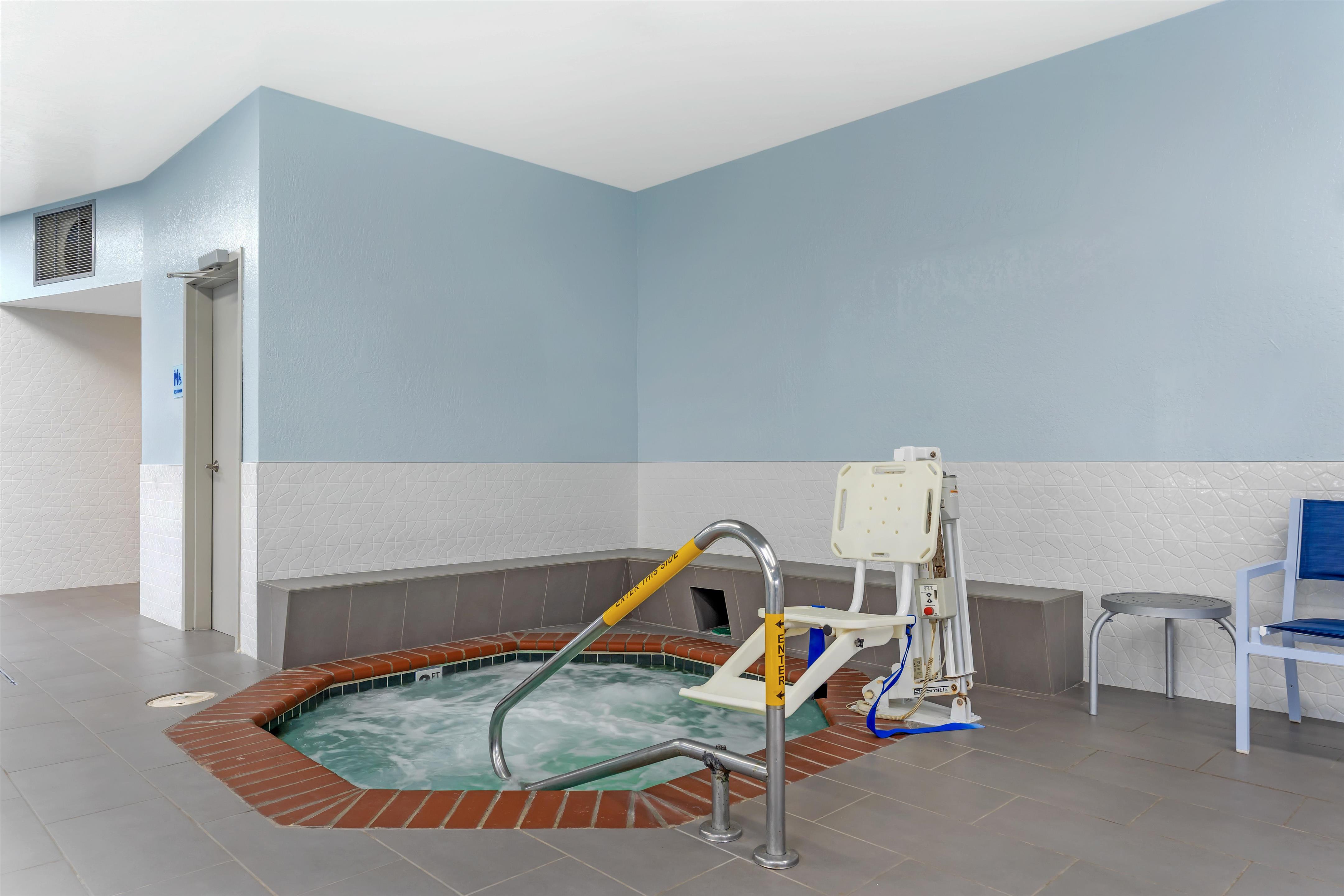 Indoor Hot Tub | Best Western Plus Burlington Skagit Valley Inn