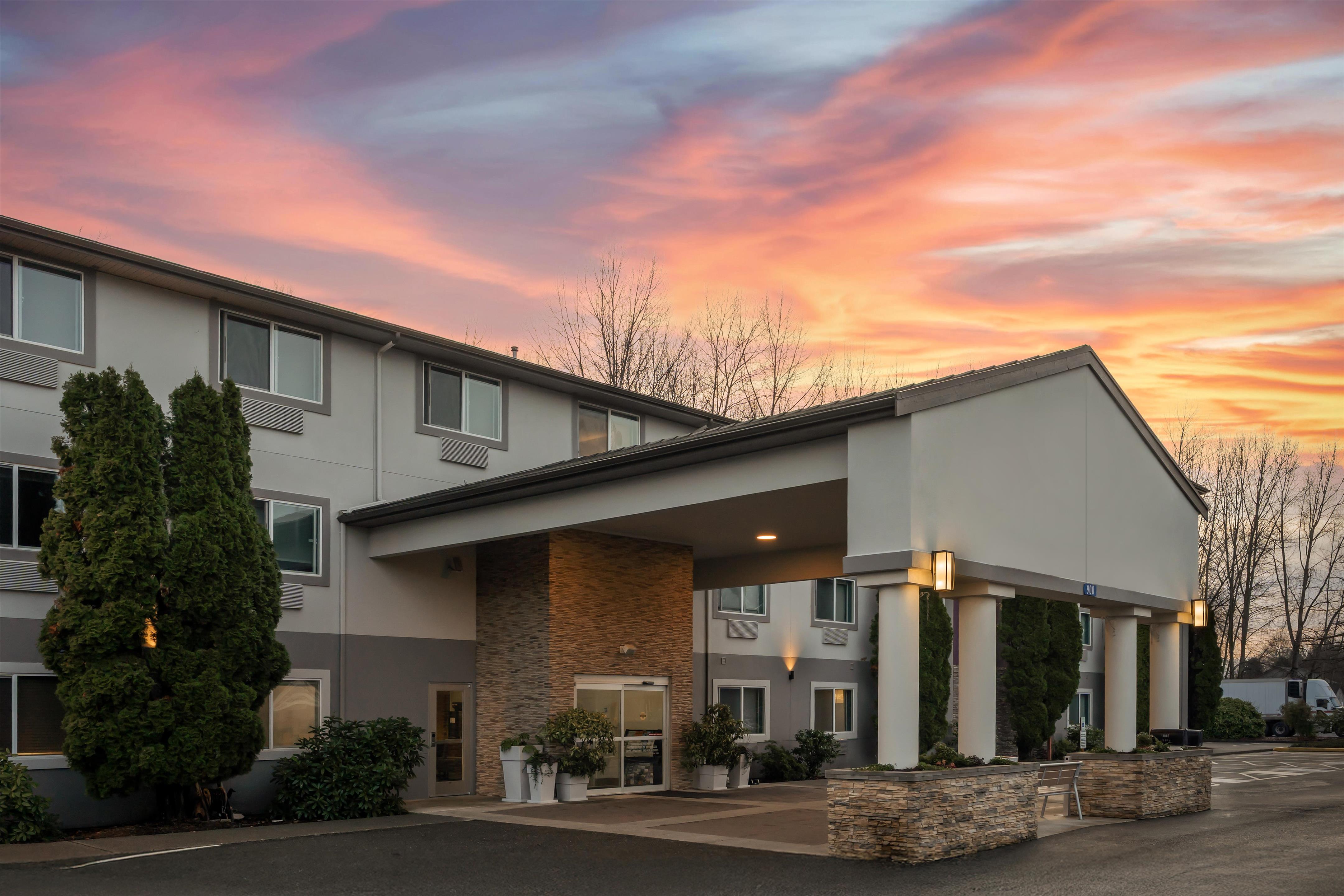 Exterior | Best Western Plus Burlington Skagit Valley Inn