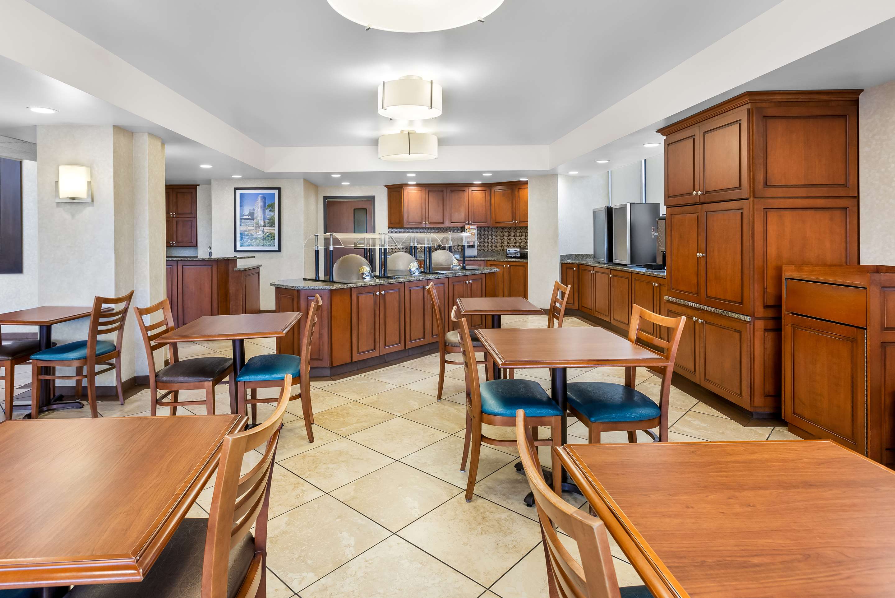 SE Houston Hobby Airport Breakfast | Sonesta Essential Houston Hobby Airport
