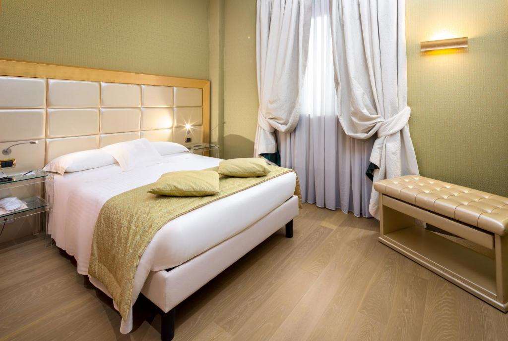 RUBENS HOTEL-guestroom-Guest Room,On-Site.jpg