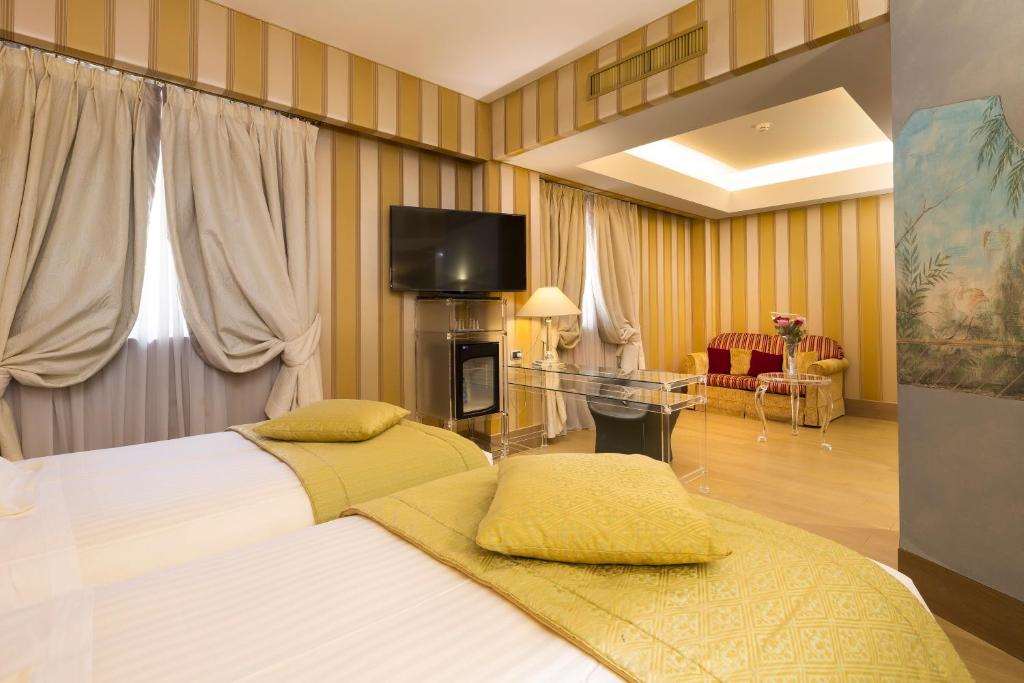 RUBENS HOTEL-guestroom-Guest Room,Suite,On-Site.jpg