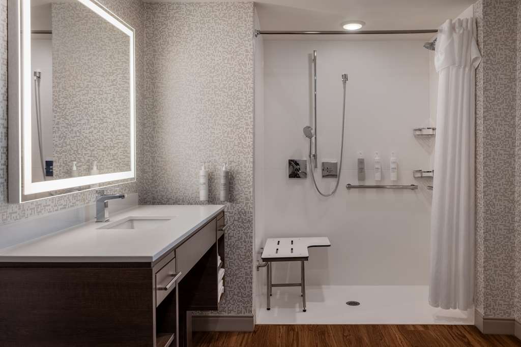 HOME2 SUITES BY HILTON ANKENY-guestroom-Guest Room,Bathroom,On-Site.jpg