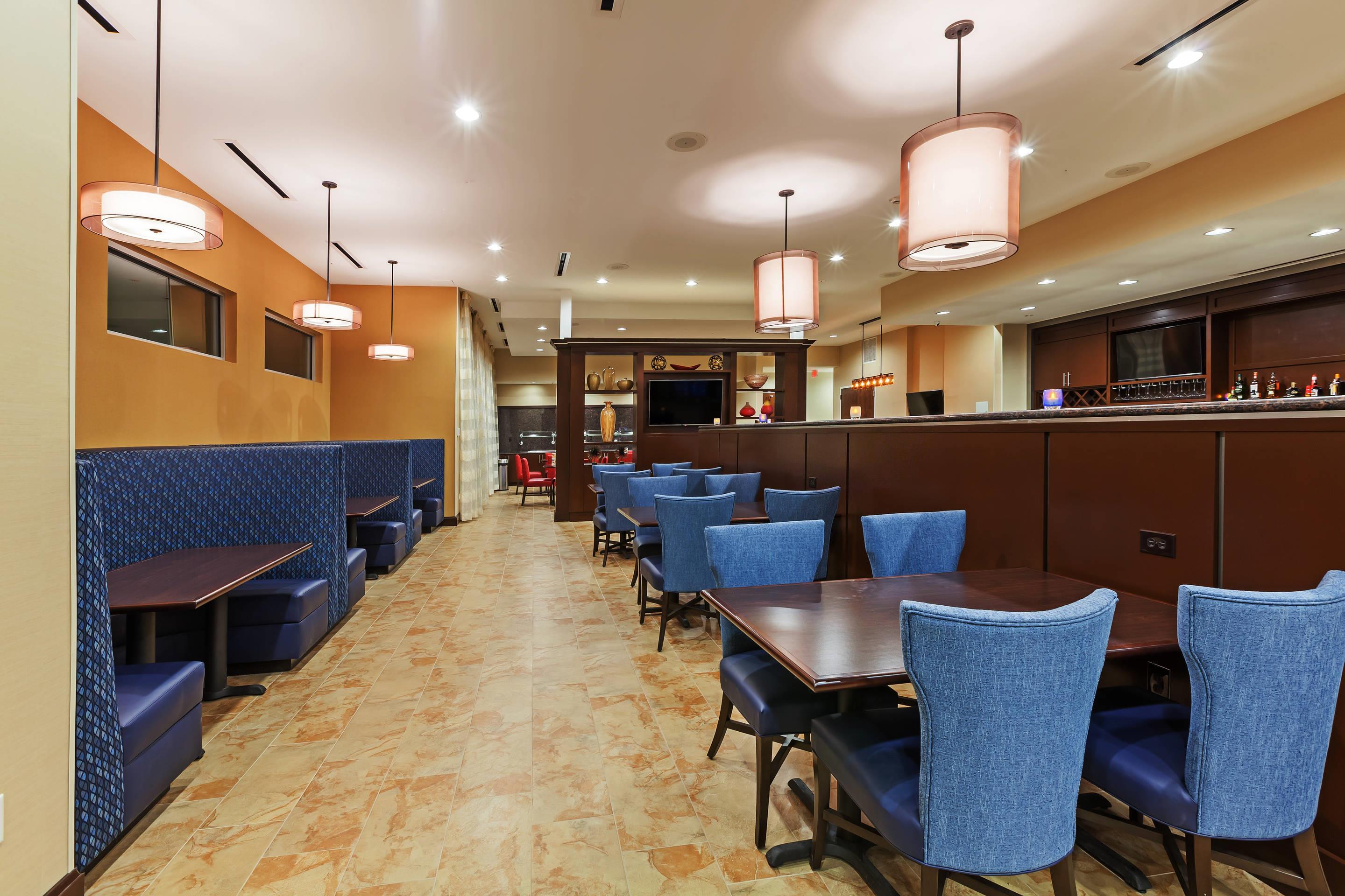 On-site restaurant | Clarion Hotel The Colony - Plano West