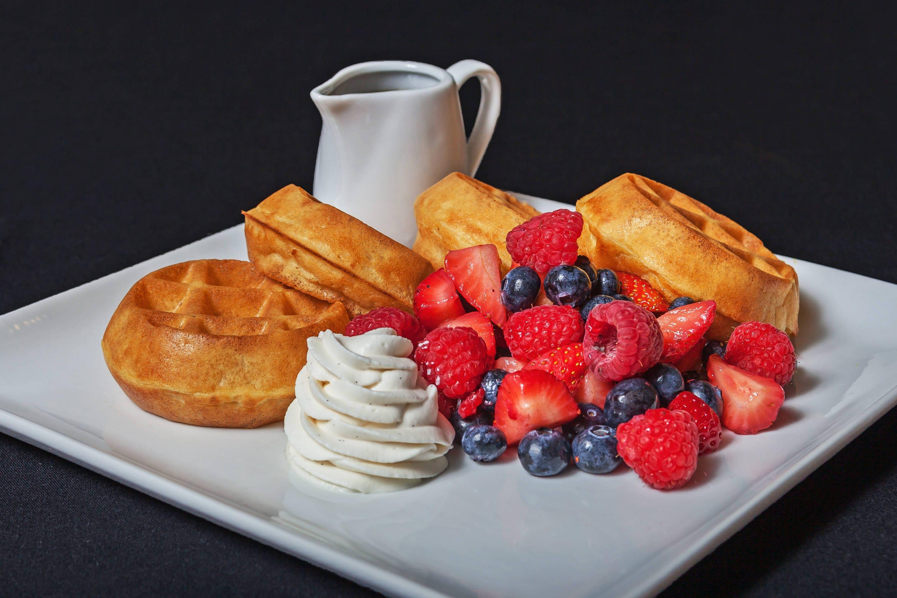 Food | Clarion Hotel The Colony - Plano West