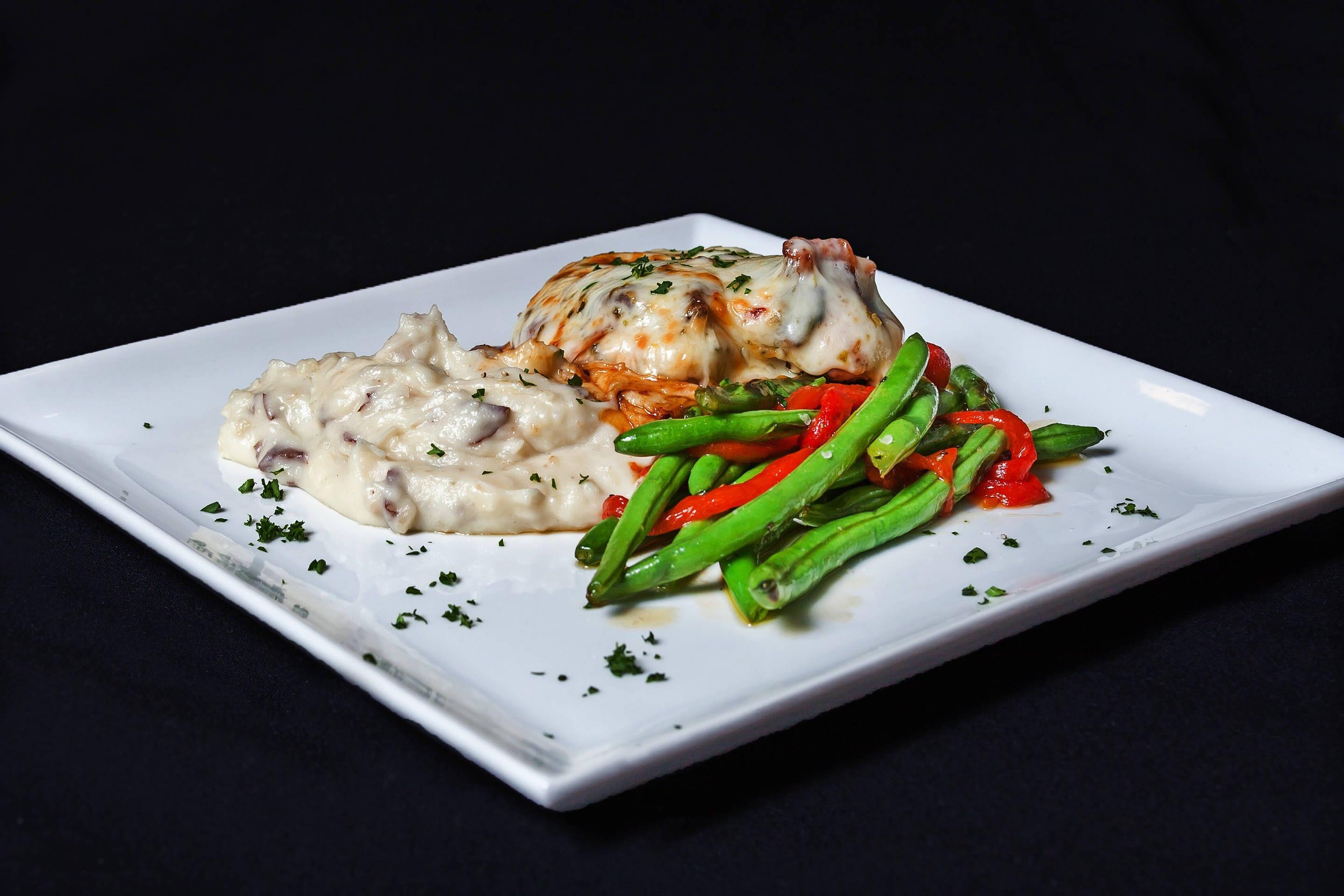 Food | Clarion Hotel The Colony - Plano West
