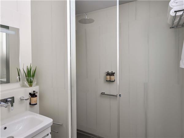 2-bedroom apartment for 4 people