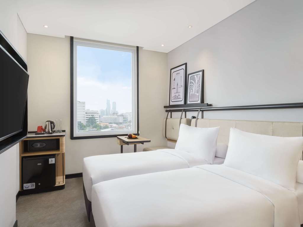 ibis Jakarta Raden Saleh - Tap to explore photos