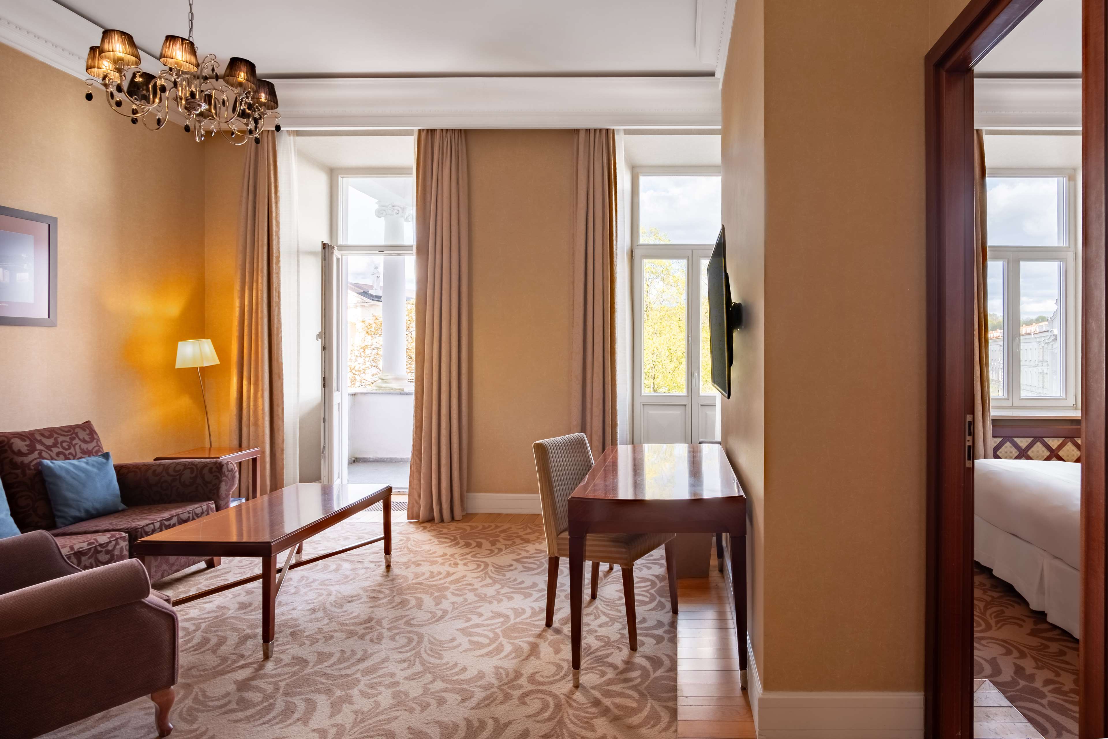 Grand Hotel Vilnius, Curio Collection by Hilton Room Type - KNG ONE BDRM SUITE W BLCY