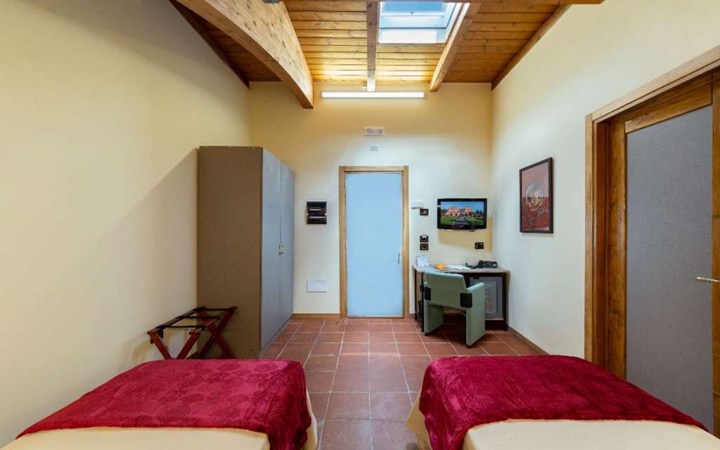 VILLA SIGNORINI EVENTS AND HOTEL-guestroom-Guest Room,Suite,On-Site.jpg