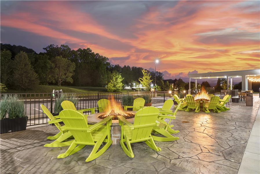 Patio/Terrace,On-Site,Outdoor/Exterior,Property Amenity