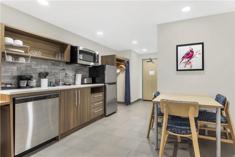 Guest Room,Kitchen/Kitchenette,On-Site
