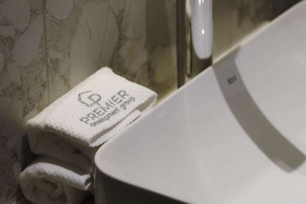 PREMIER UMALAS VILLAS-guestroom-Guest Room,Bathroom,On-Site.jpg