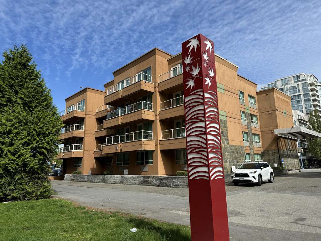 SureStay by Best Western Richmond Vancouver Airport - Tap to explore photos