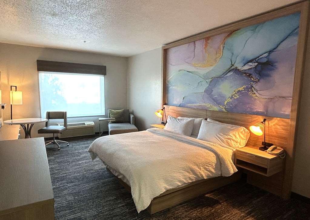 Best Western Plus Pocomoke City-guestroom-Guest Room,On-Site.jpg