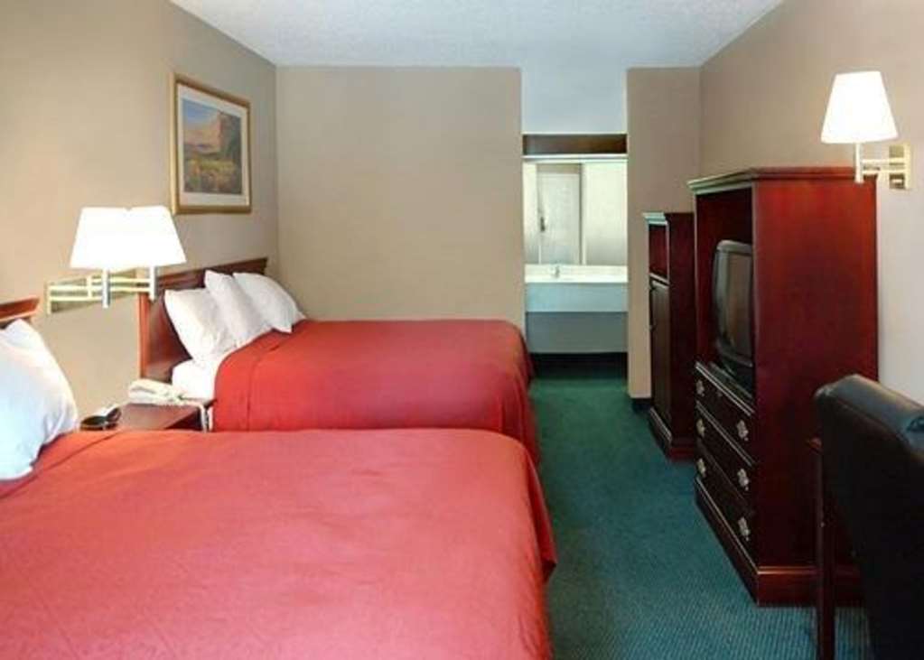 ECONO LODGE INN AND SUITES OCEAN SP-guestroom-Guest Room,On-Site.jpg
