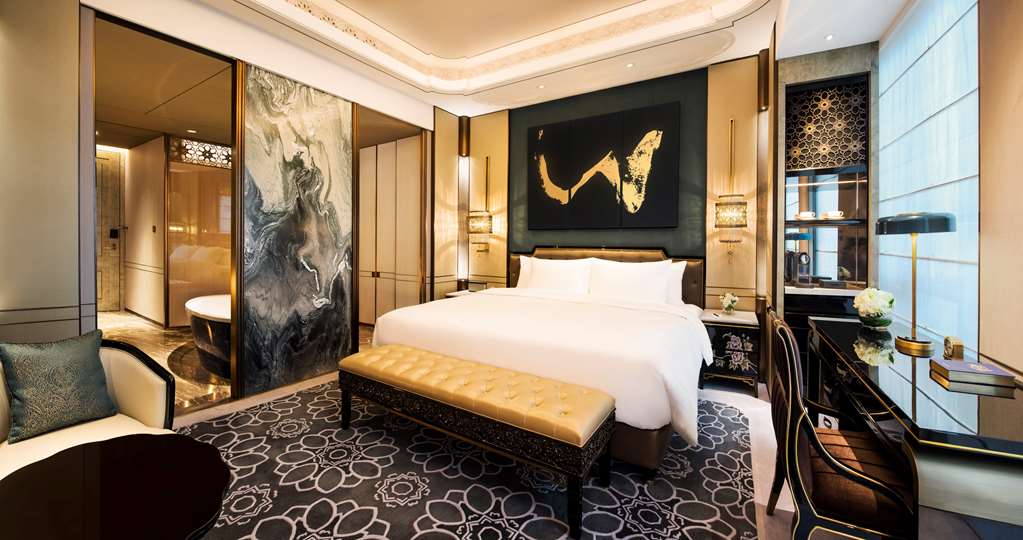 WANDA REIGN CHENGDU-guestroom-Guest Room,On-Site.jpg