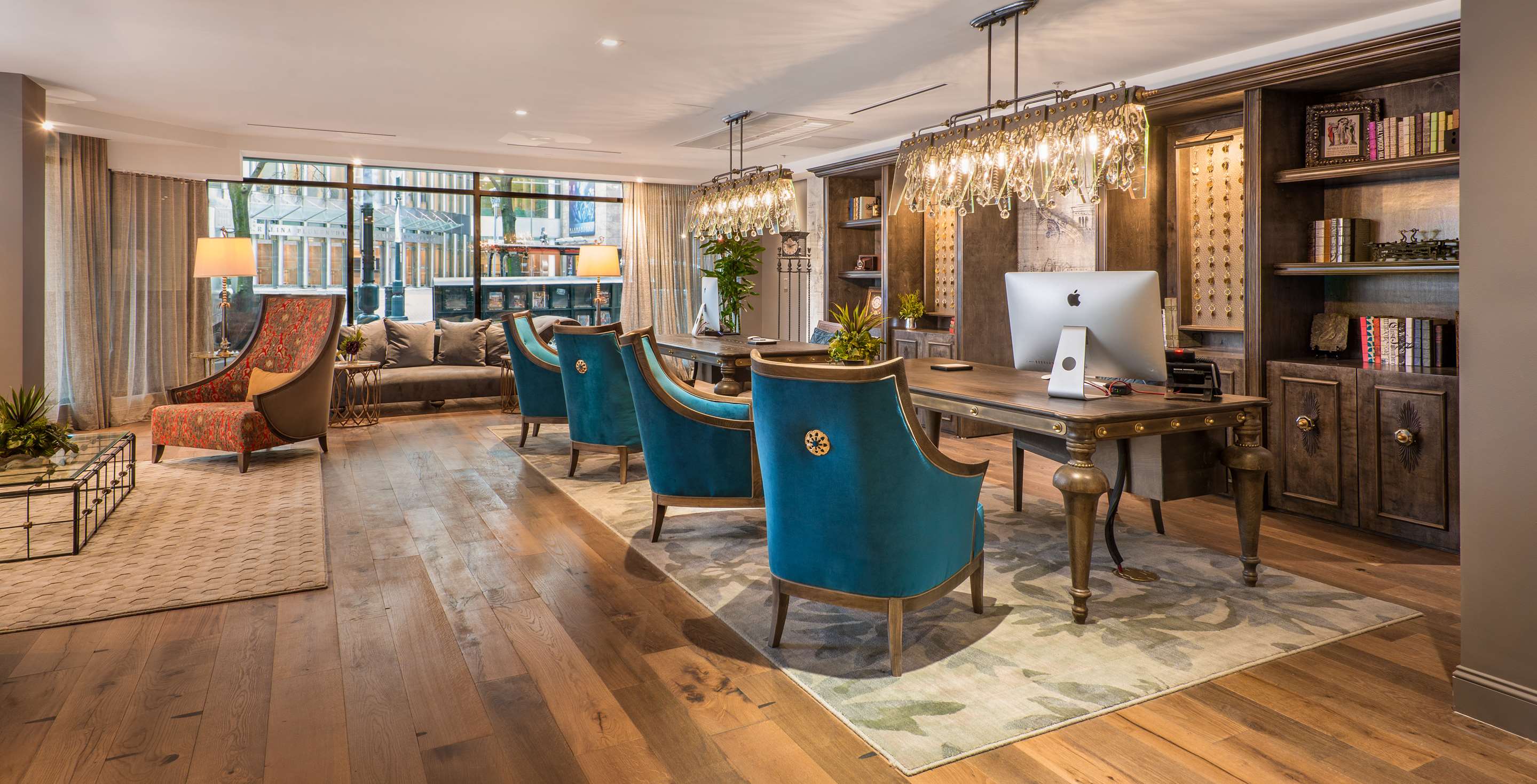 Lobby Lounge Tryon View | The Ivey's Hotel
