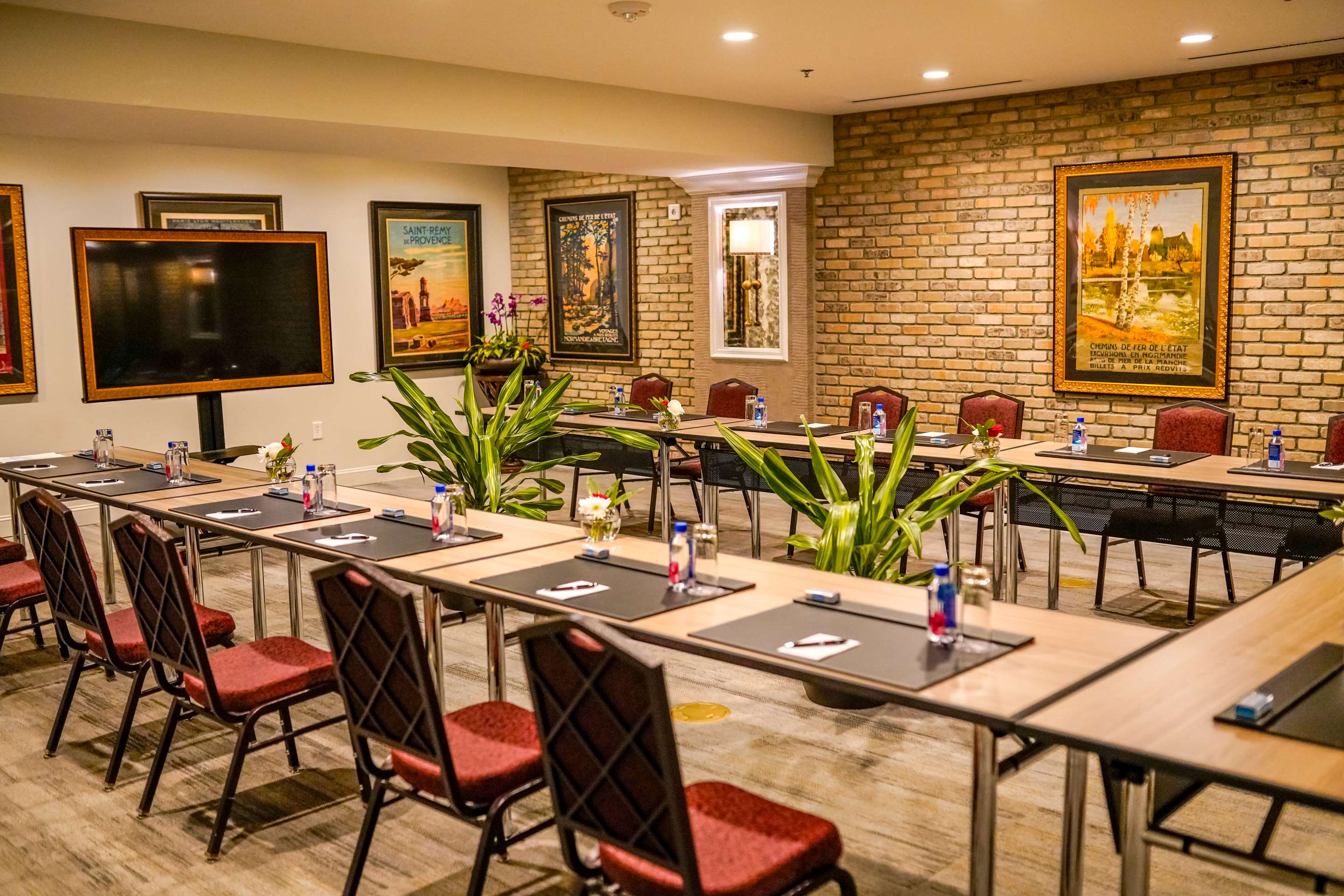 Tulip Room Meeting | The Ivey's Hotel
