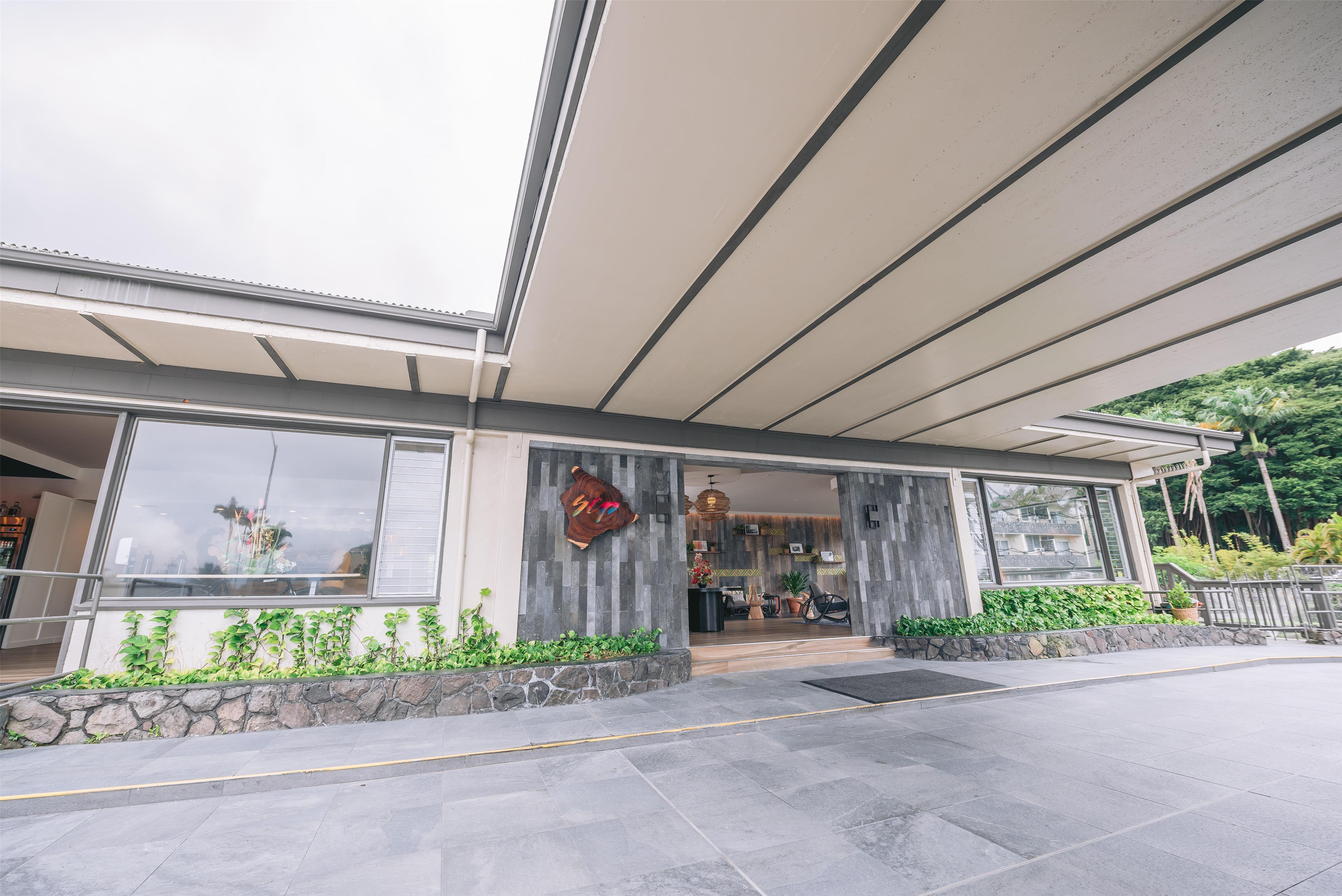 Entry | SCP Hilo Hotel