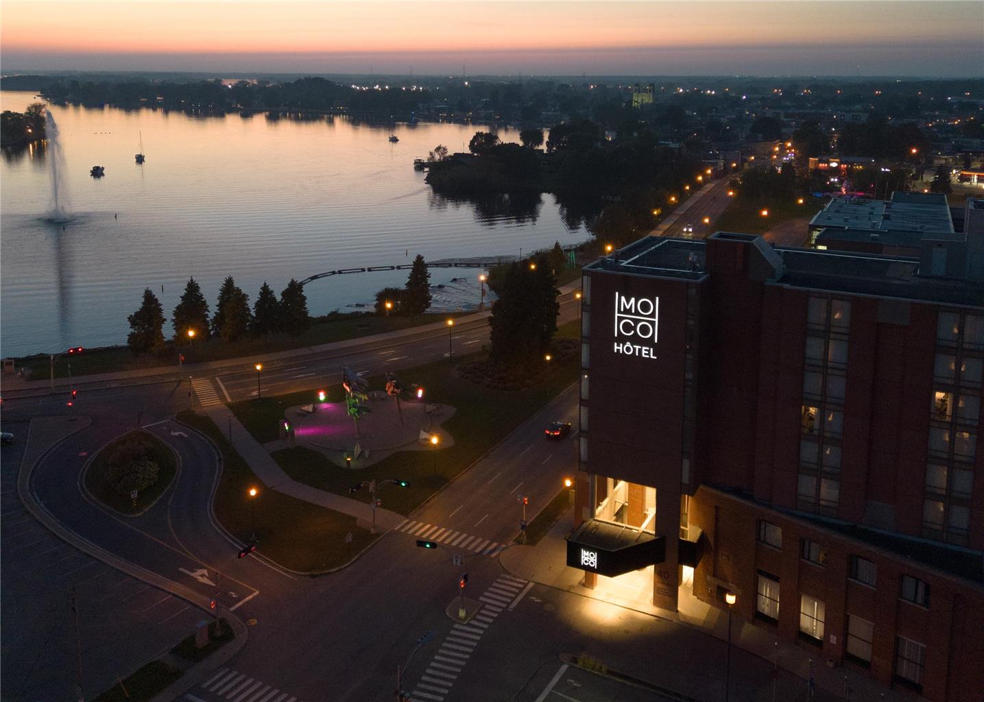 Moco Hotel