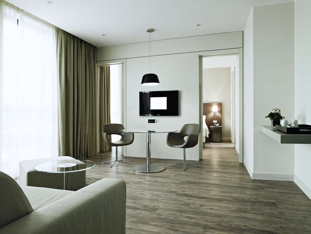 MOVE HOTELS VENEZIA NORD-guestroom-Guest Room,Suite,On-Site.jpg