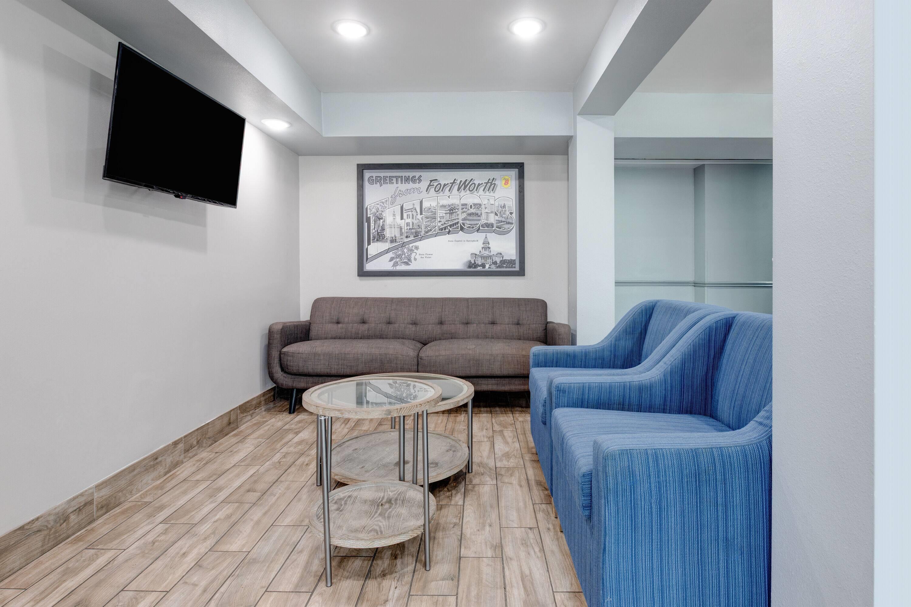 Lobby | Super 8 by Wyndham Fort Worth Entertainment District