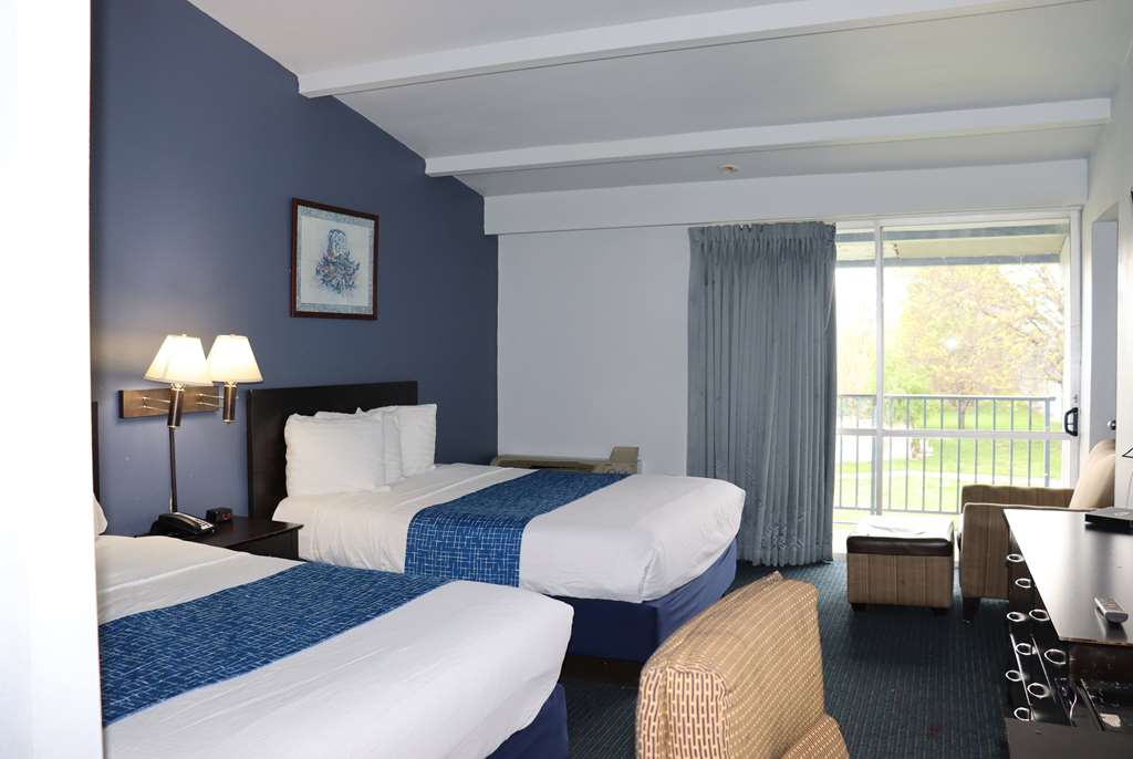 Travelodge by Wyndham Milwaukee Room Type - Room, 2 Queen Beds, Non Smoking (Pet-Friendly)