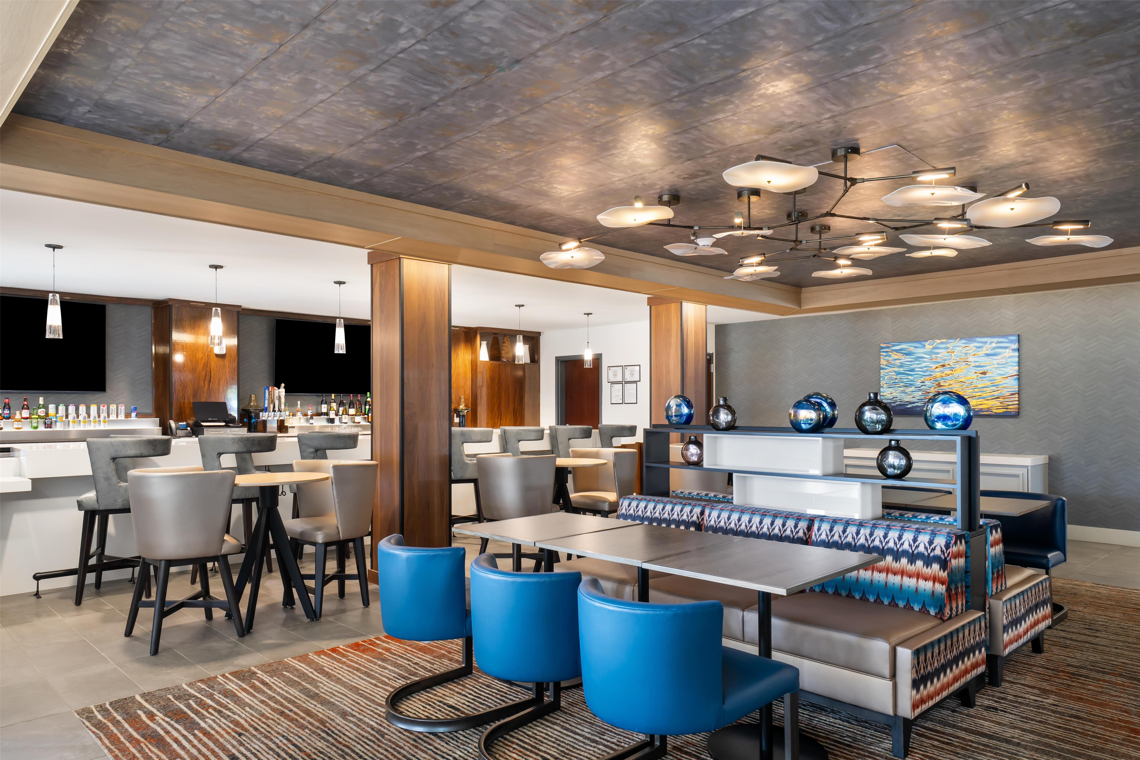Bar Lounge | Hyatt House Orlando International Drive