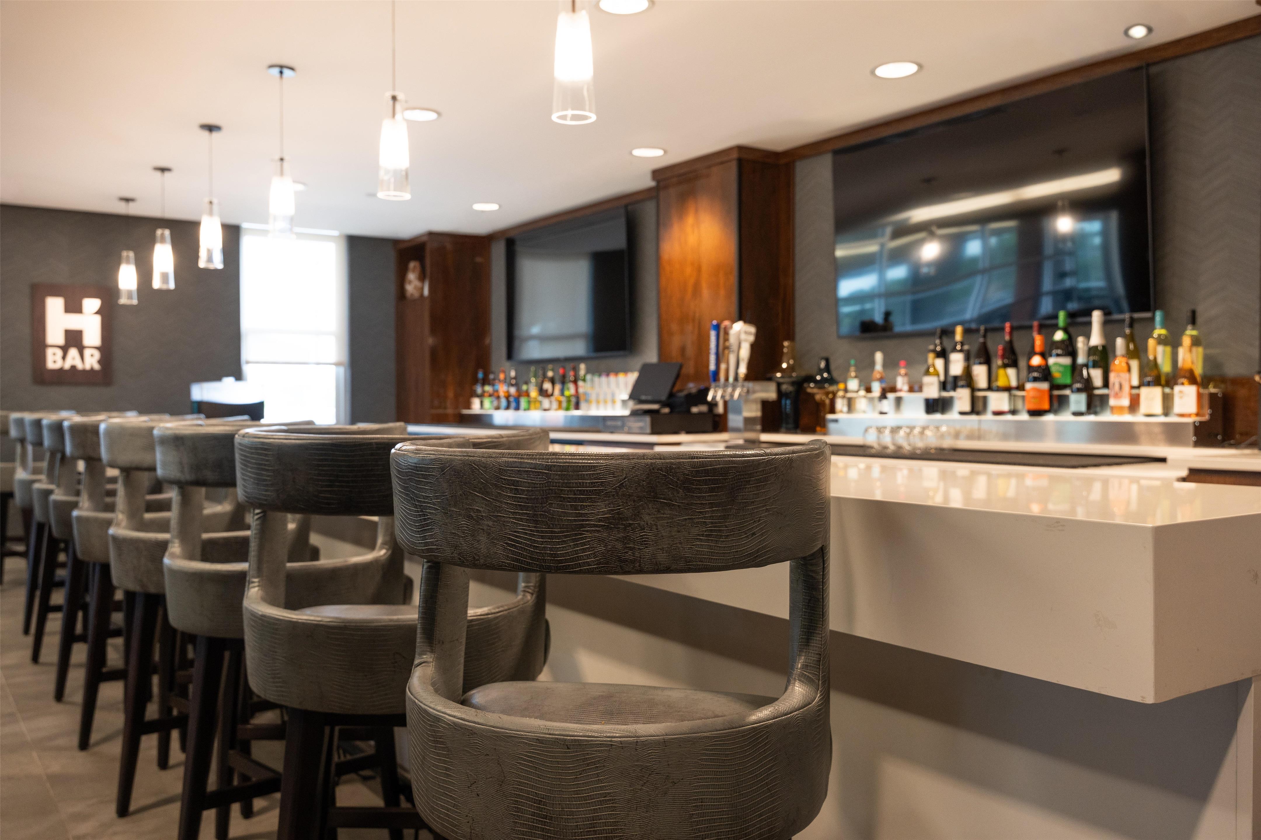 Bar Lounge | Hyatt House Orlando International Drive