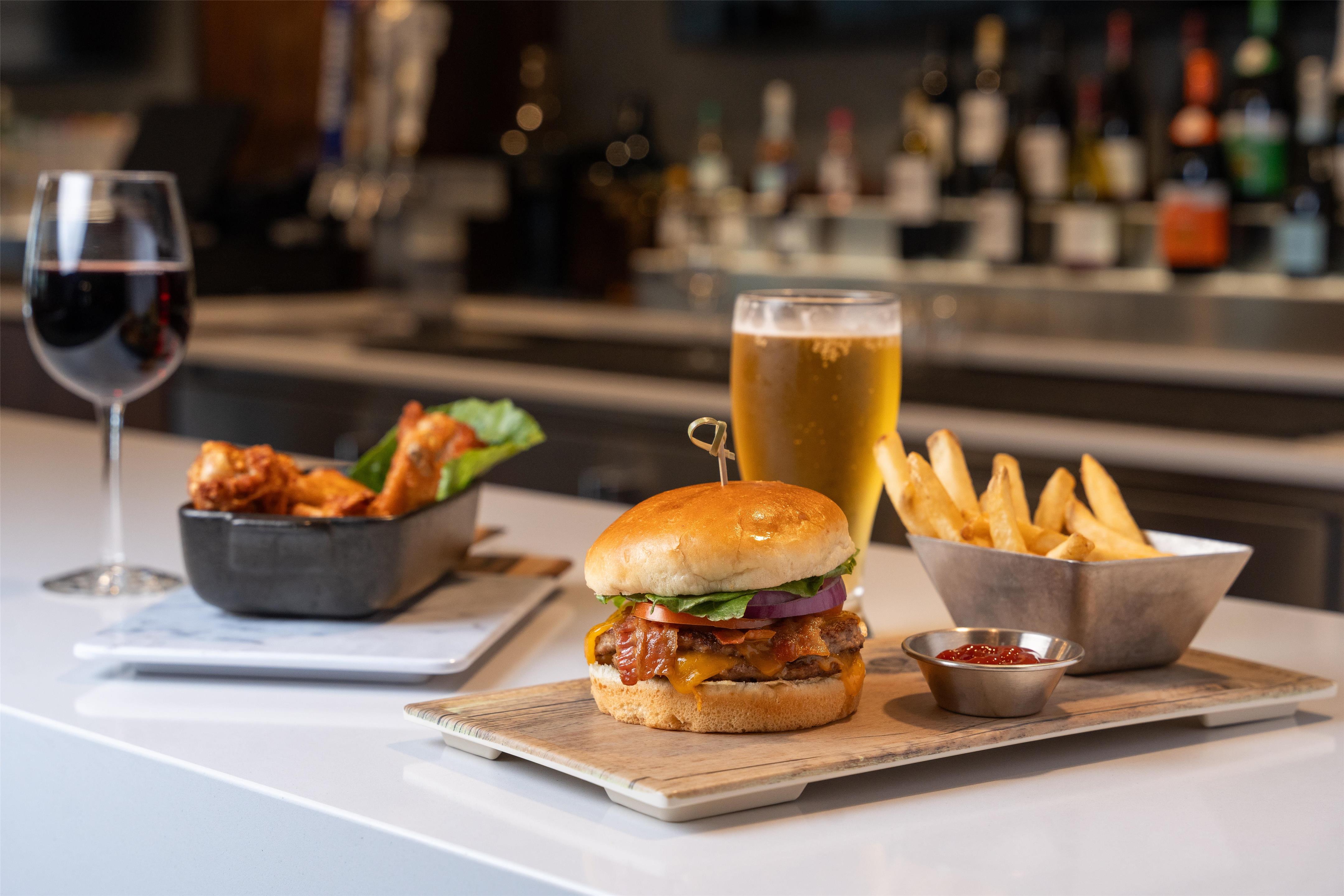 Restaurant | Hyatt House Orlando International Drive