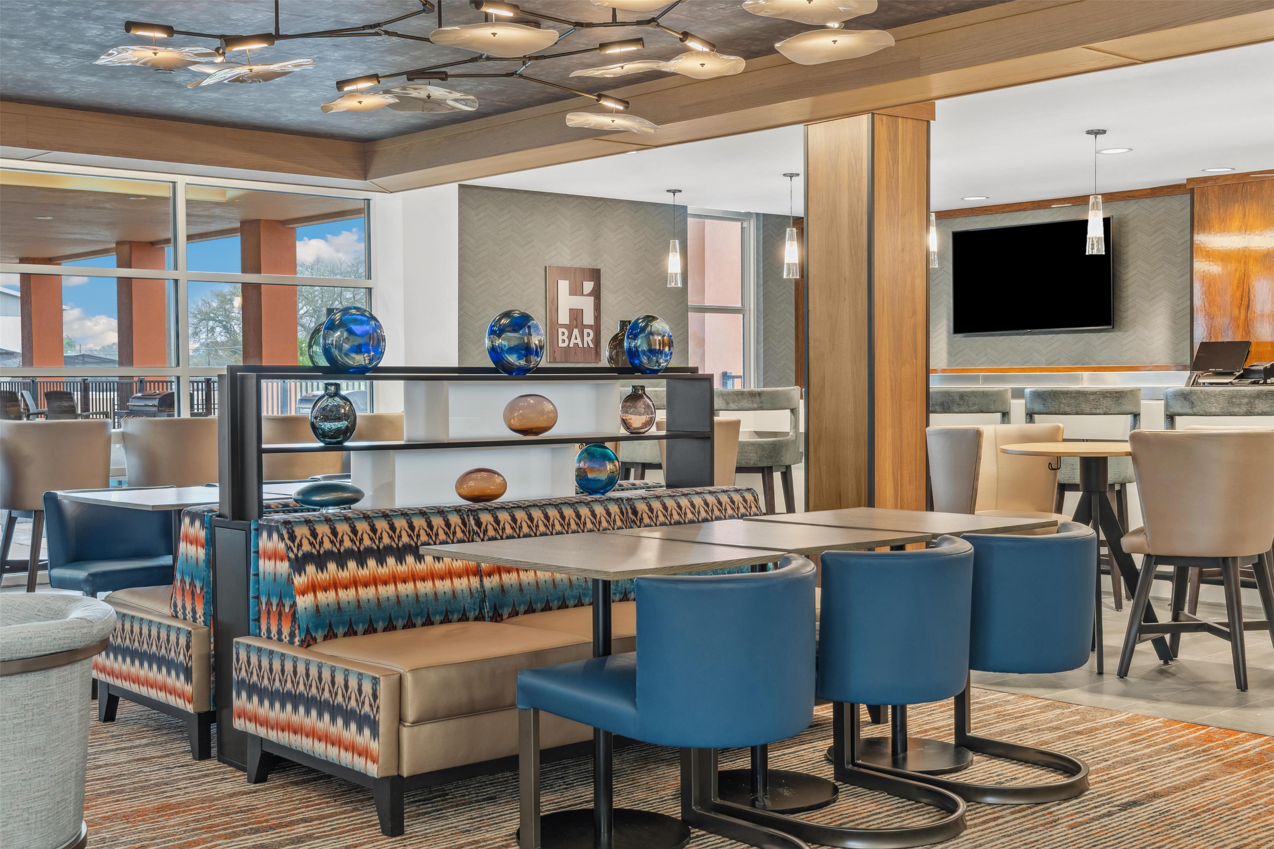 Bar Lounge | Hyatt House Orlando International Drive