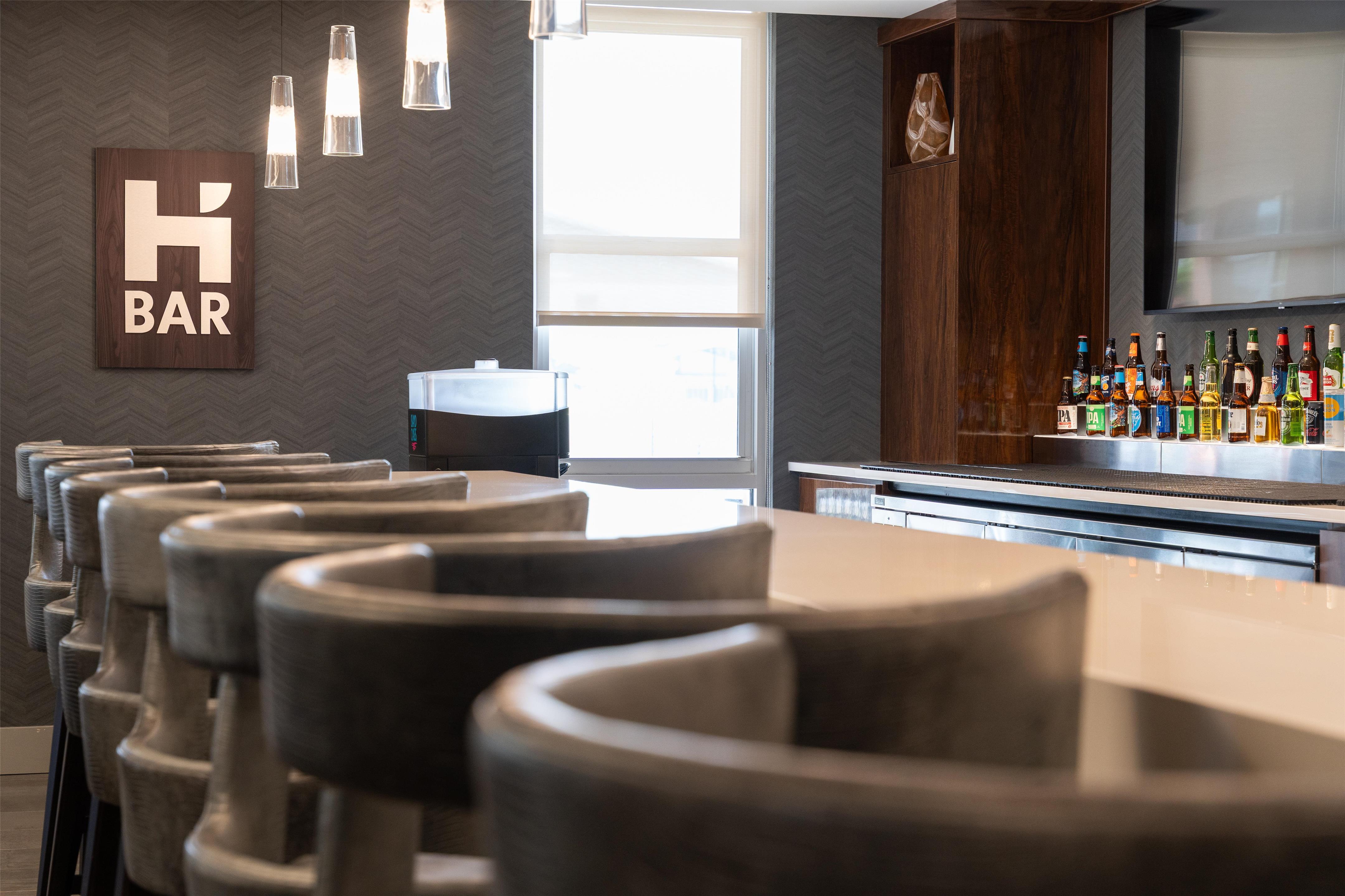 Bar Lounge | Hyatt House Orlando International Drive