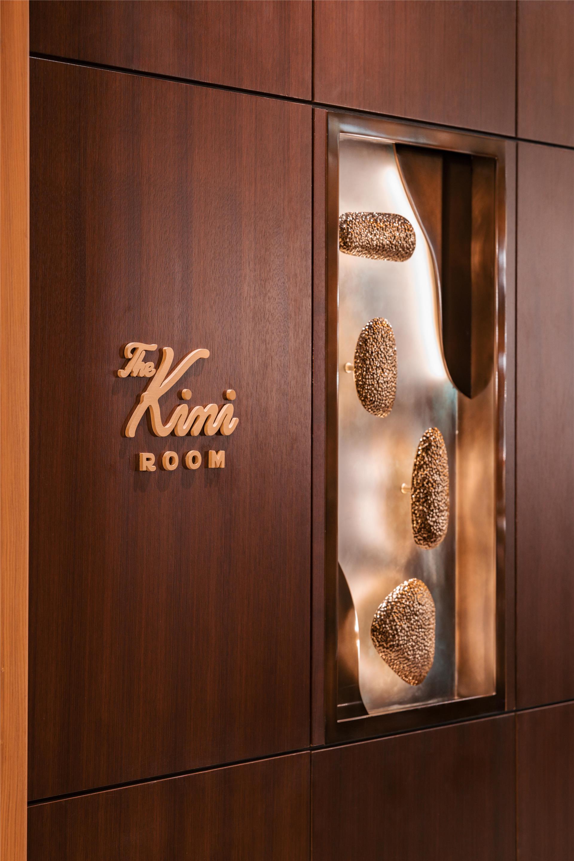 Restaurant | Ka Laʻi Waikiki Beach, LXR Hotels & Resorts