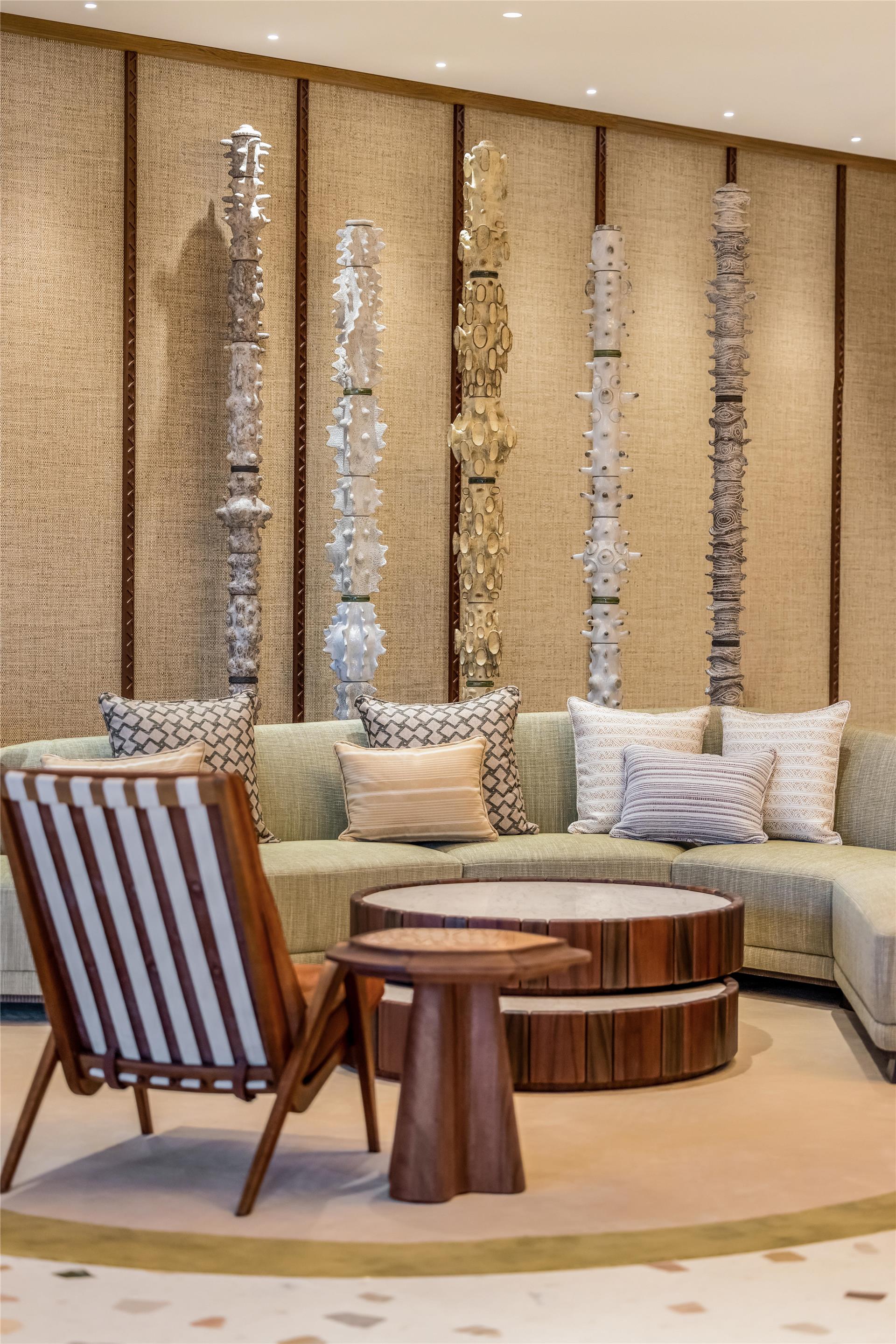 Lobby | Ka Laʻi Waikiki Beach, LXR Hotels & Resorts