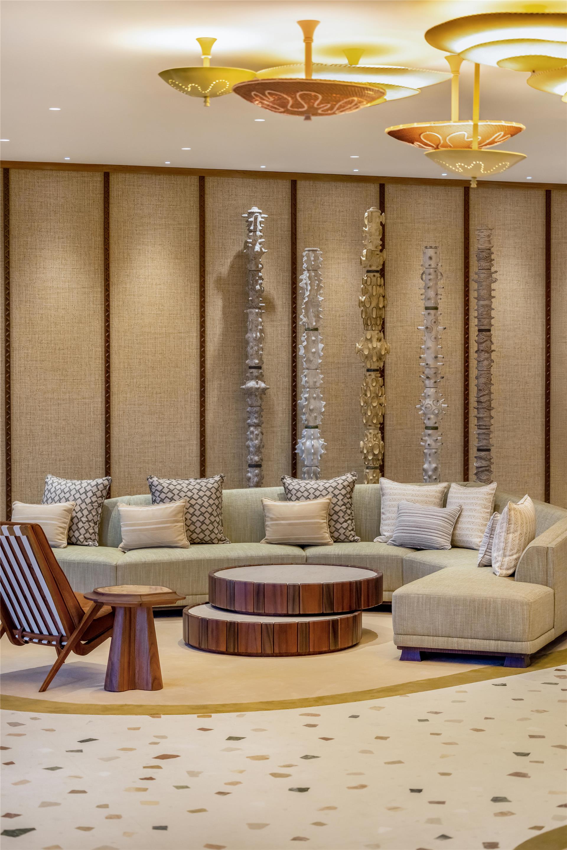 Lobby | Ka Laʻi Waikiki Beach, LXR Hotels & Resorts