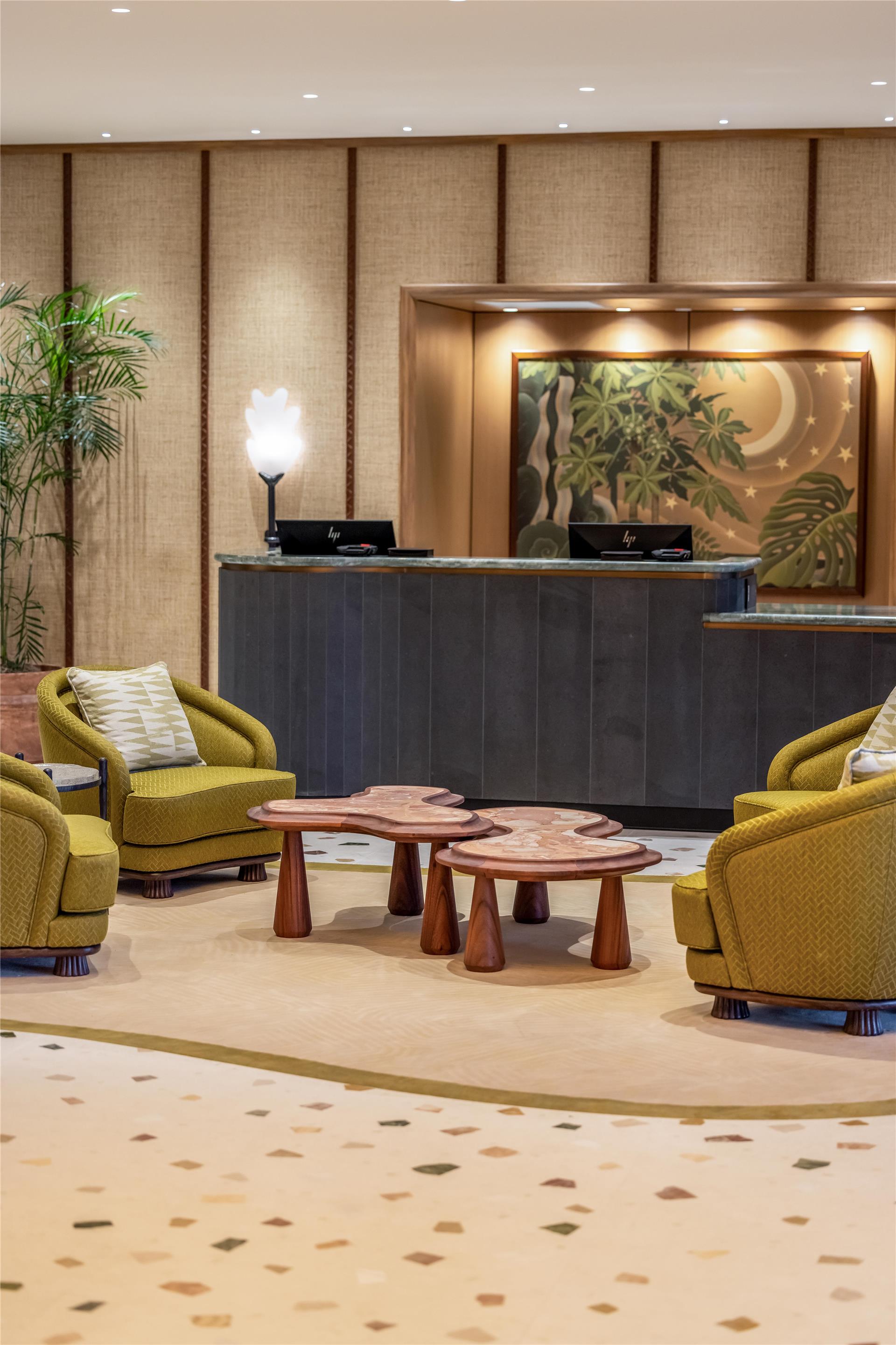 Reception | Ka Laʻi Waikiki Beach, LXR Hotels & Resorts