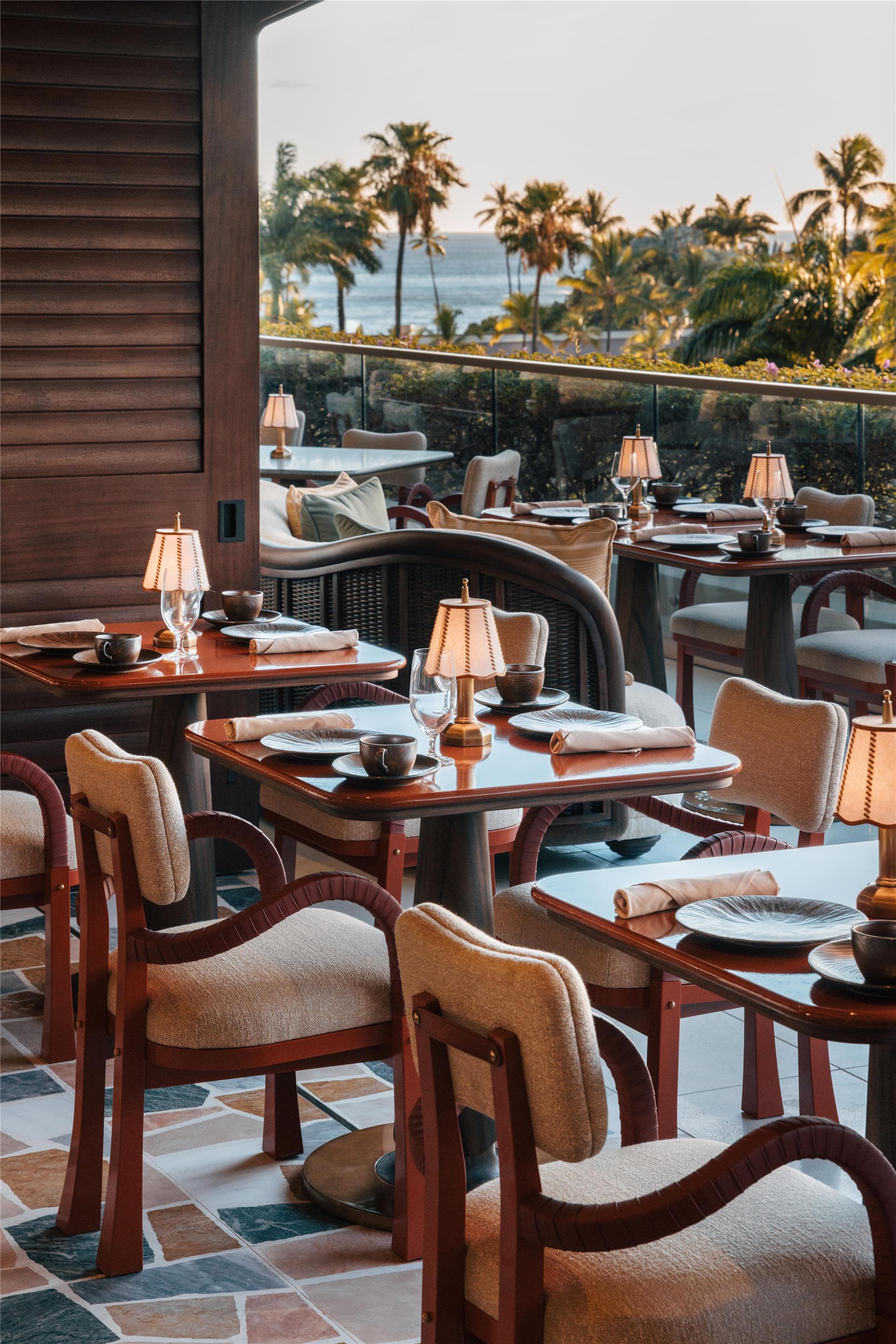 Restaurant | Ka Laʻi Waikiki Beach, LXR Hotels & Resorts