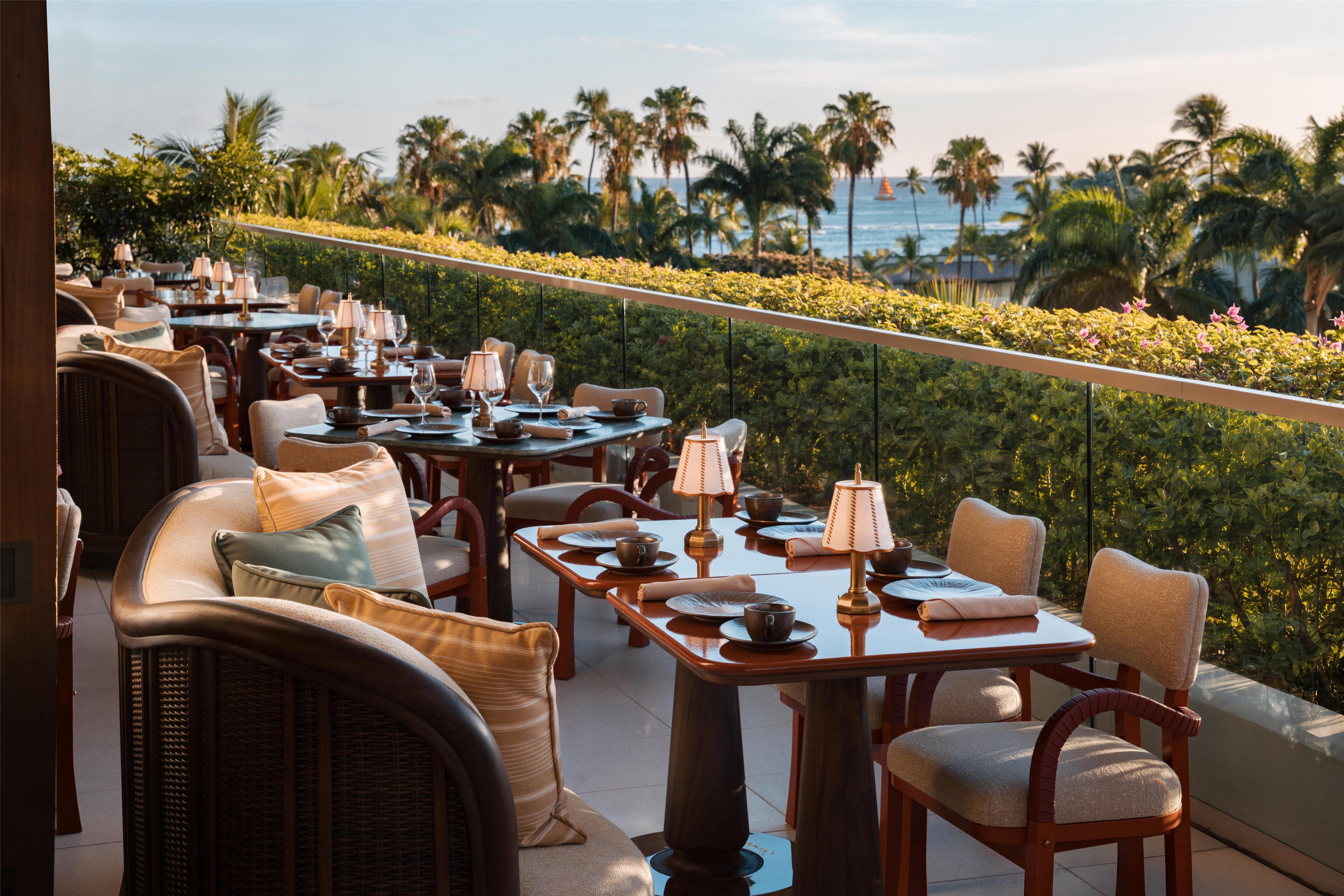Restaurant | Ka Laʻi Waikiki Beach, LXR Hotels & Resorts