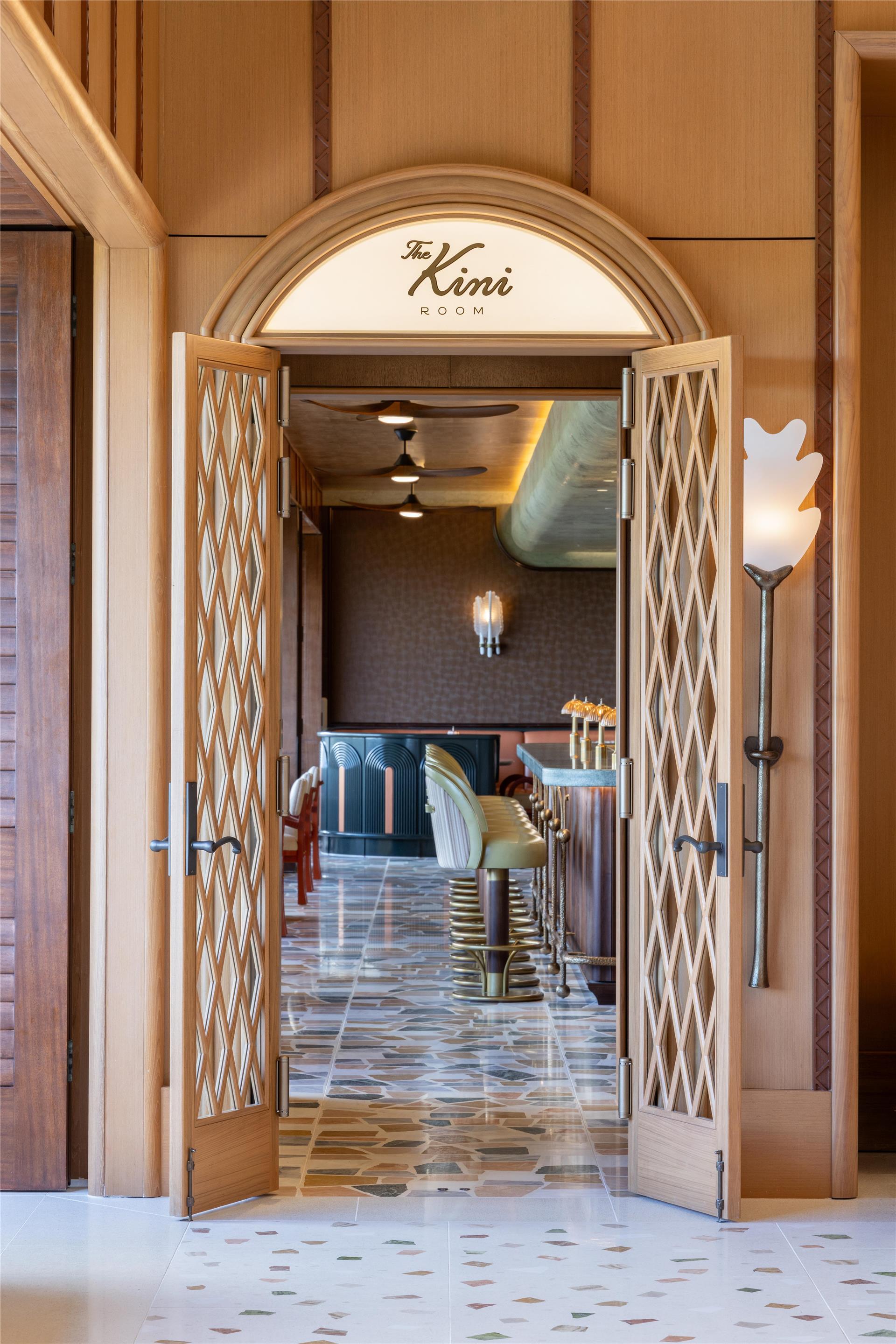 Restaurant | Ka Laʻi Waikiki Beach, LXR Hotels & Resorts