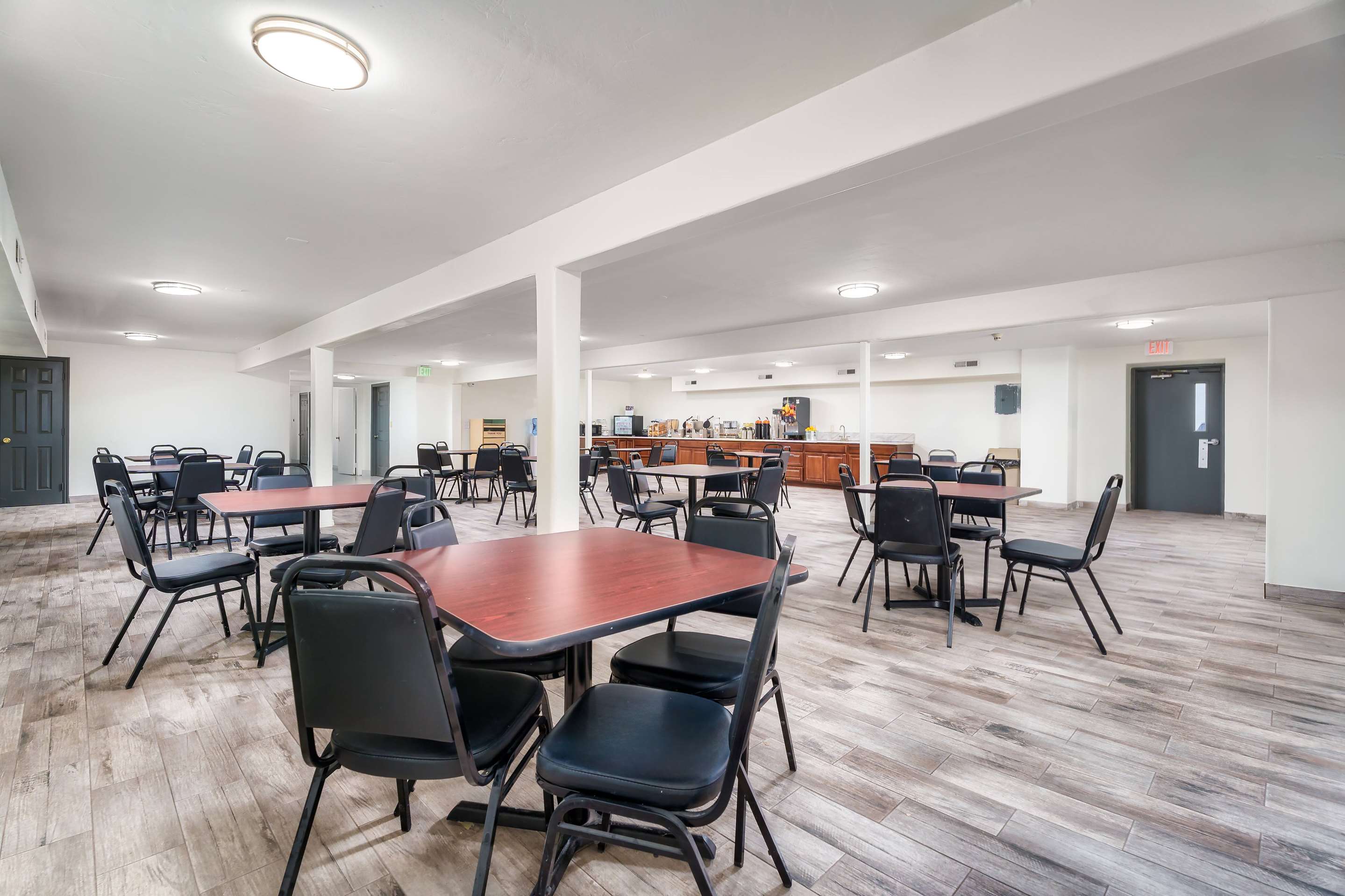 Breakfast Area | Ramada by Wyndham La Verkin Zion National Park